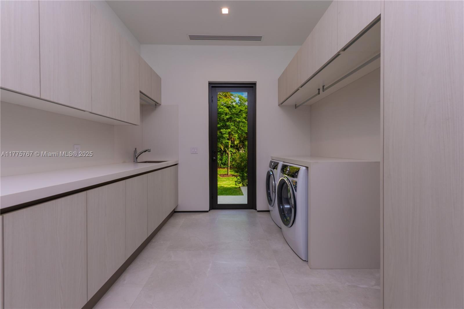 PINE ACRES ESTS - Residential