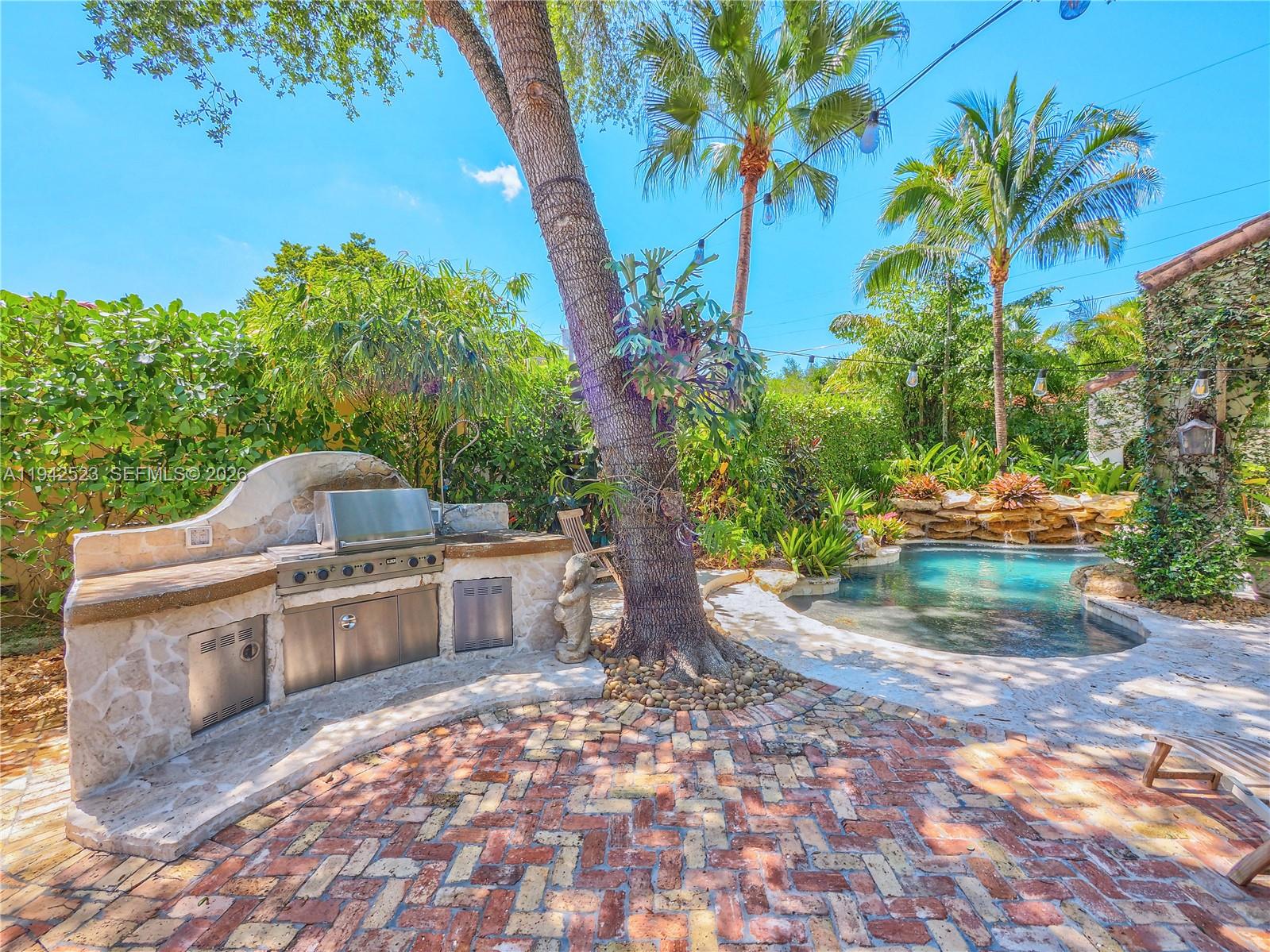 CORAL GABLES SEC E - Residential
