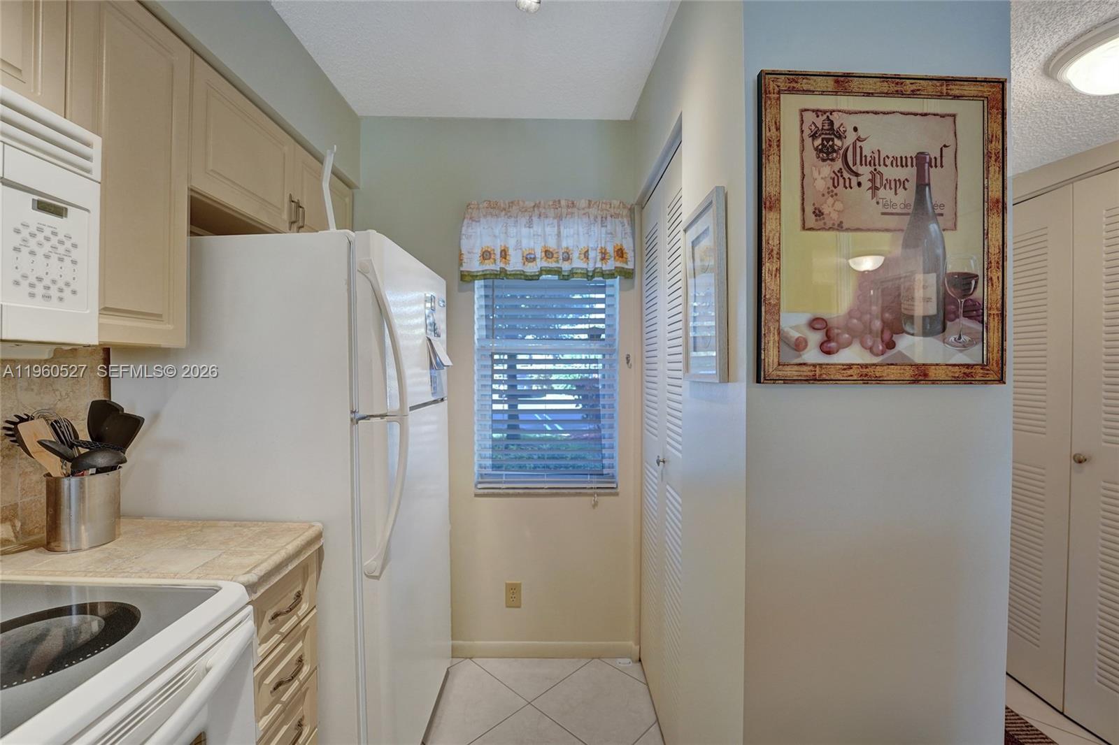 CYPRESS BEND CONDOMINIUM - Residential