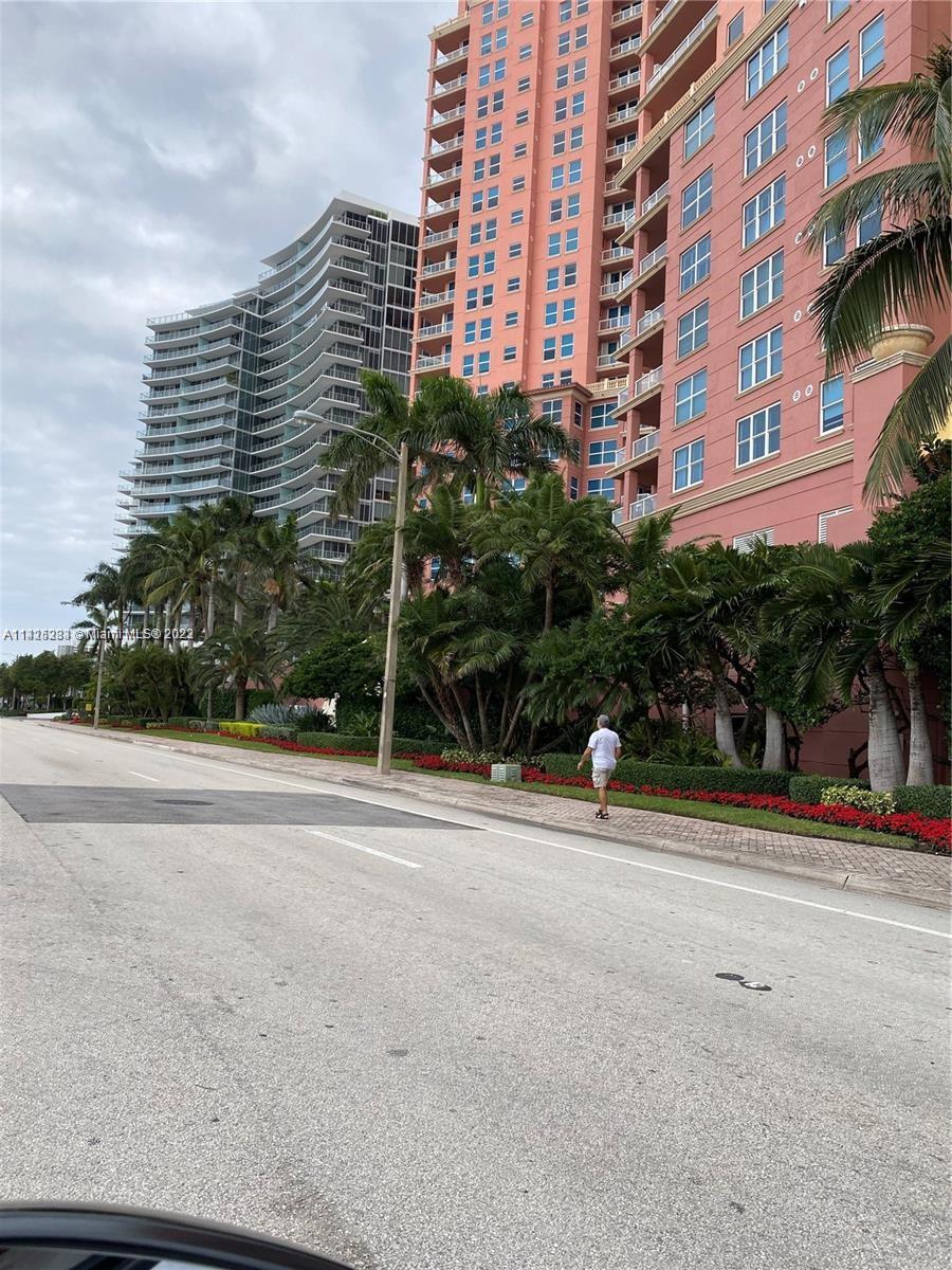 VUE CONDO - Residential Lease