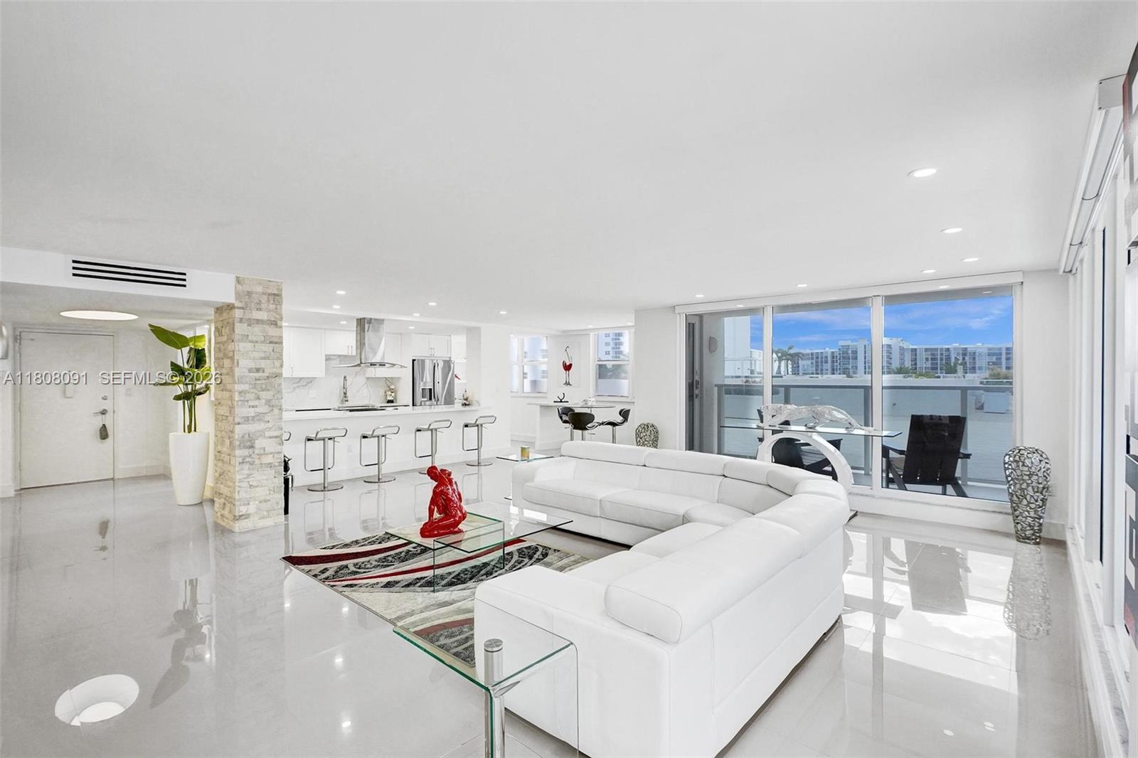 AQUARIUS CONDO - Residential