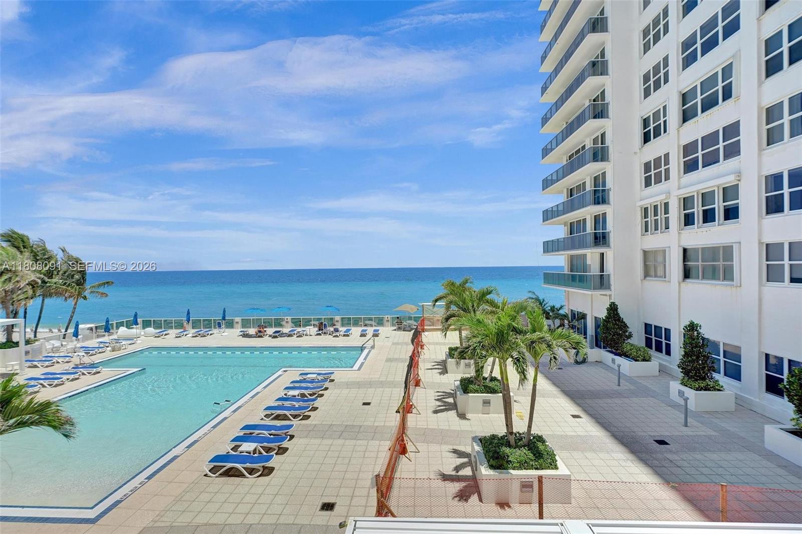 AQUARIUS CONDO - Residential