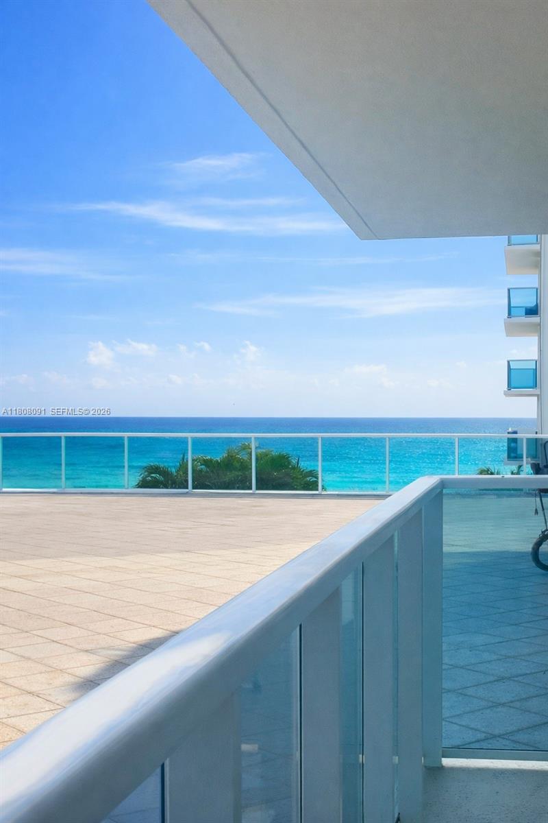 AQUARIUS CONDO - Residential