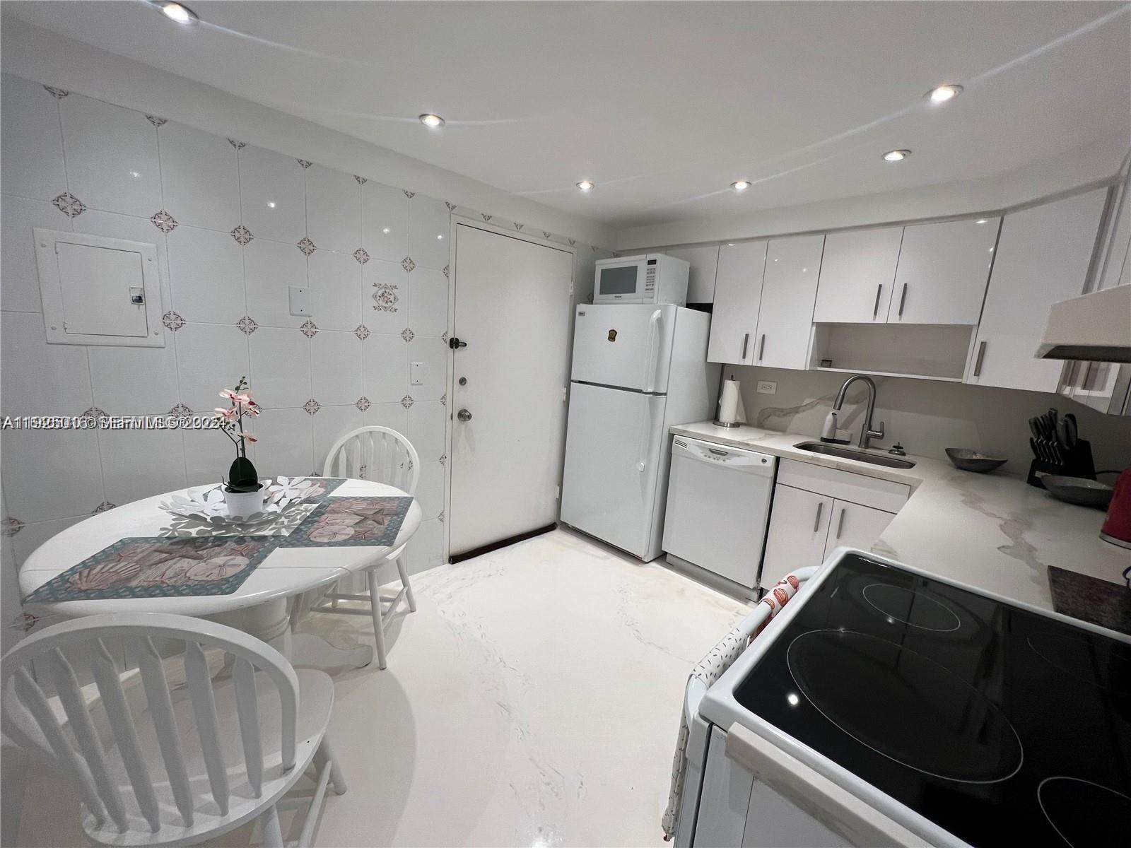 OCEANSIDE PLAZA CONDO - Residential