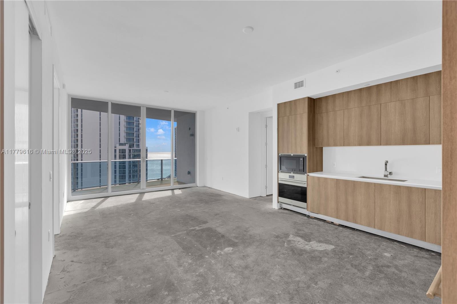 Aurora Condo - Residential