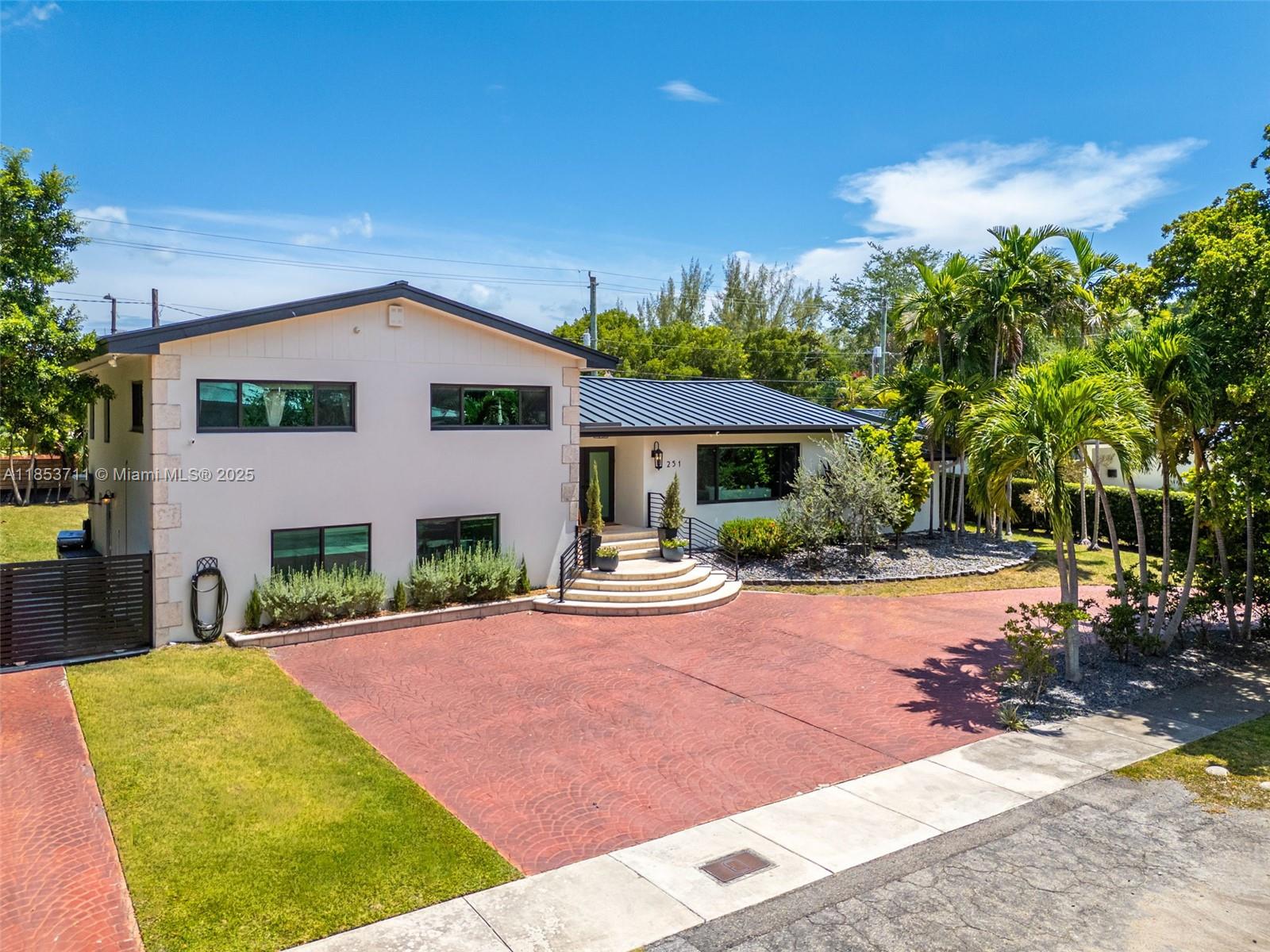 BAY HEIGHTS - Residential