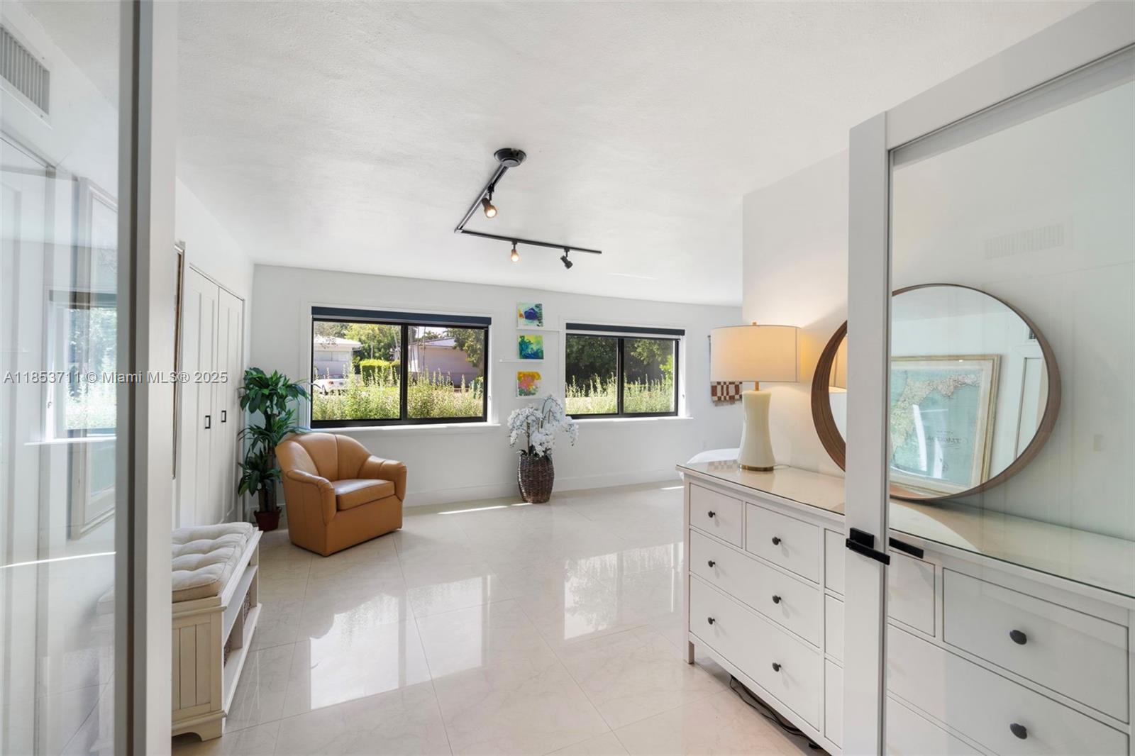 BAY HEIGHTS - Residential