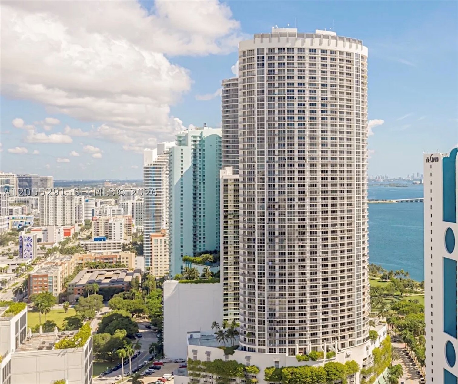 BEST RENTAL DEAL AT OPERA TOWERS! Beautiful 1/1 in great condition in full service building located in the heart of Miami on biscayne and 17th street. Minutes from I-95, downtown/brickell, design, midtown and wynwood. Located on the bay with a beautiful waterfront park to enjoy. Walk to shops, publix, restaurants, theater and more. NO SUB-LEASING allowed.