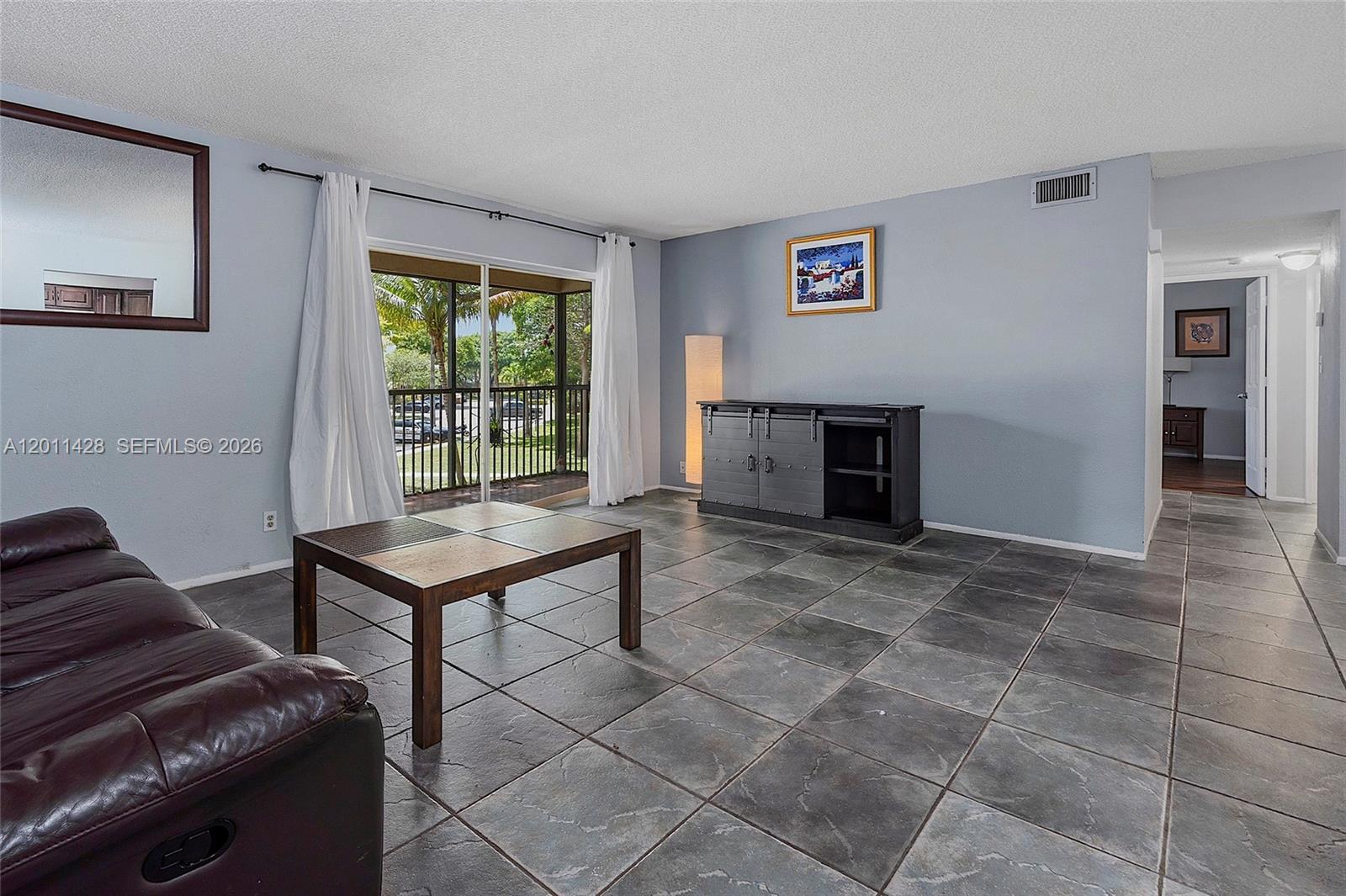 OAKLAND FOREST CLUB CONDO - Residential