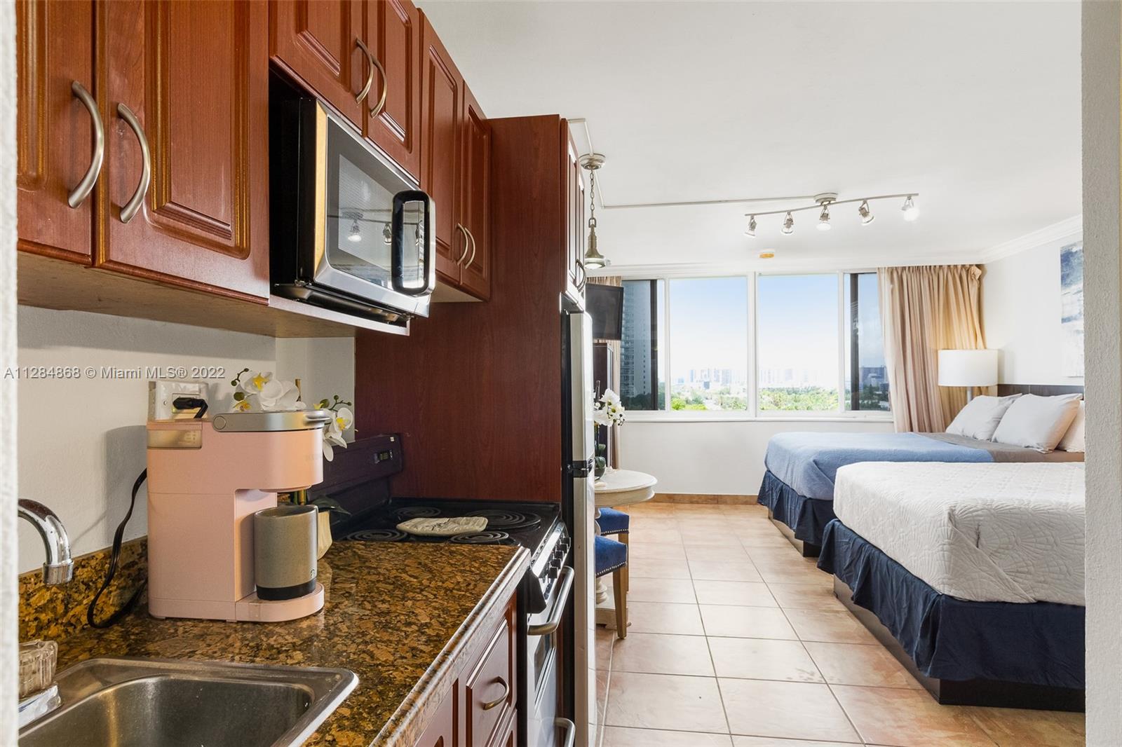 THE AVENTURA BEACH CLUB C - Residential