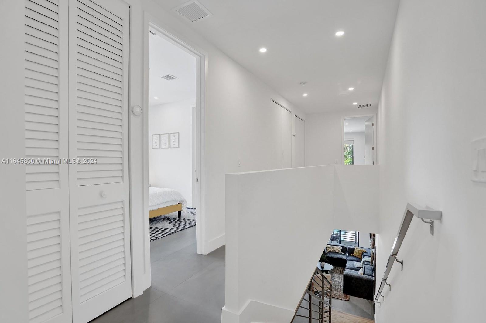 LAUDERDALE - Residential