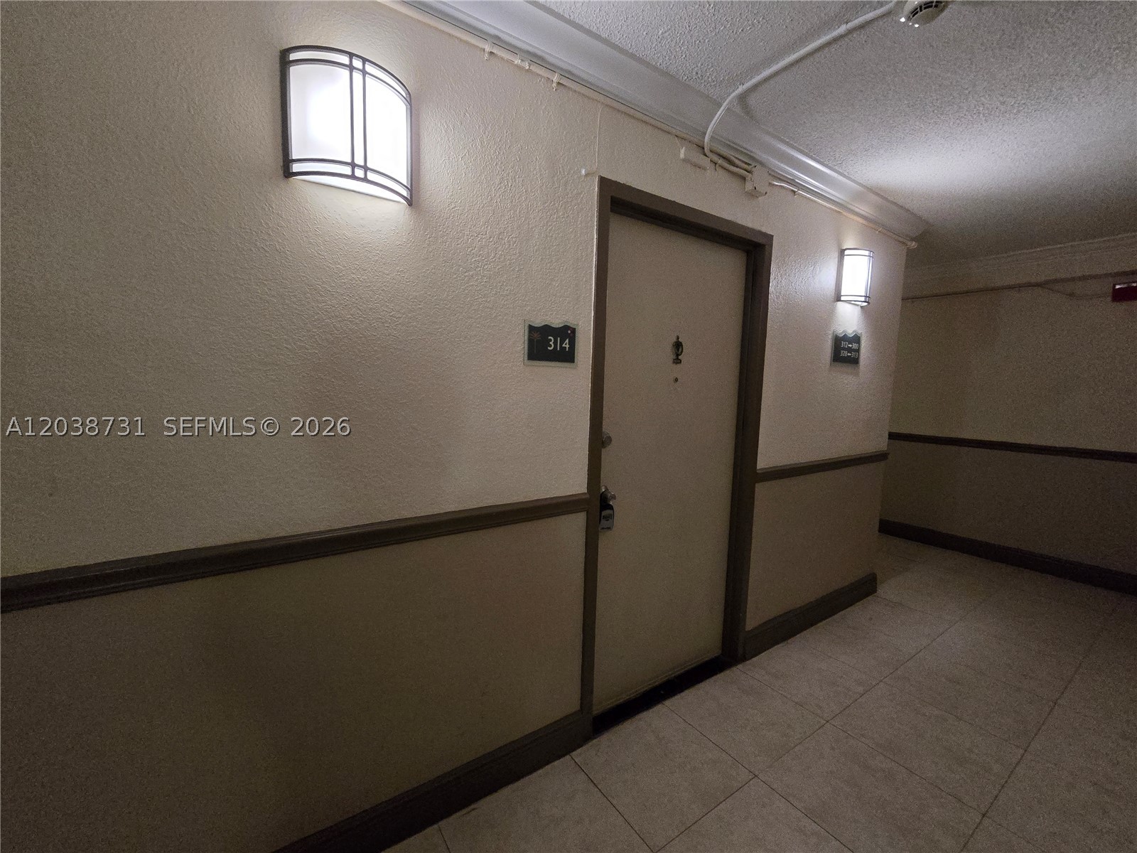 BAYVIEW PALMS CONDO - Residential Lease