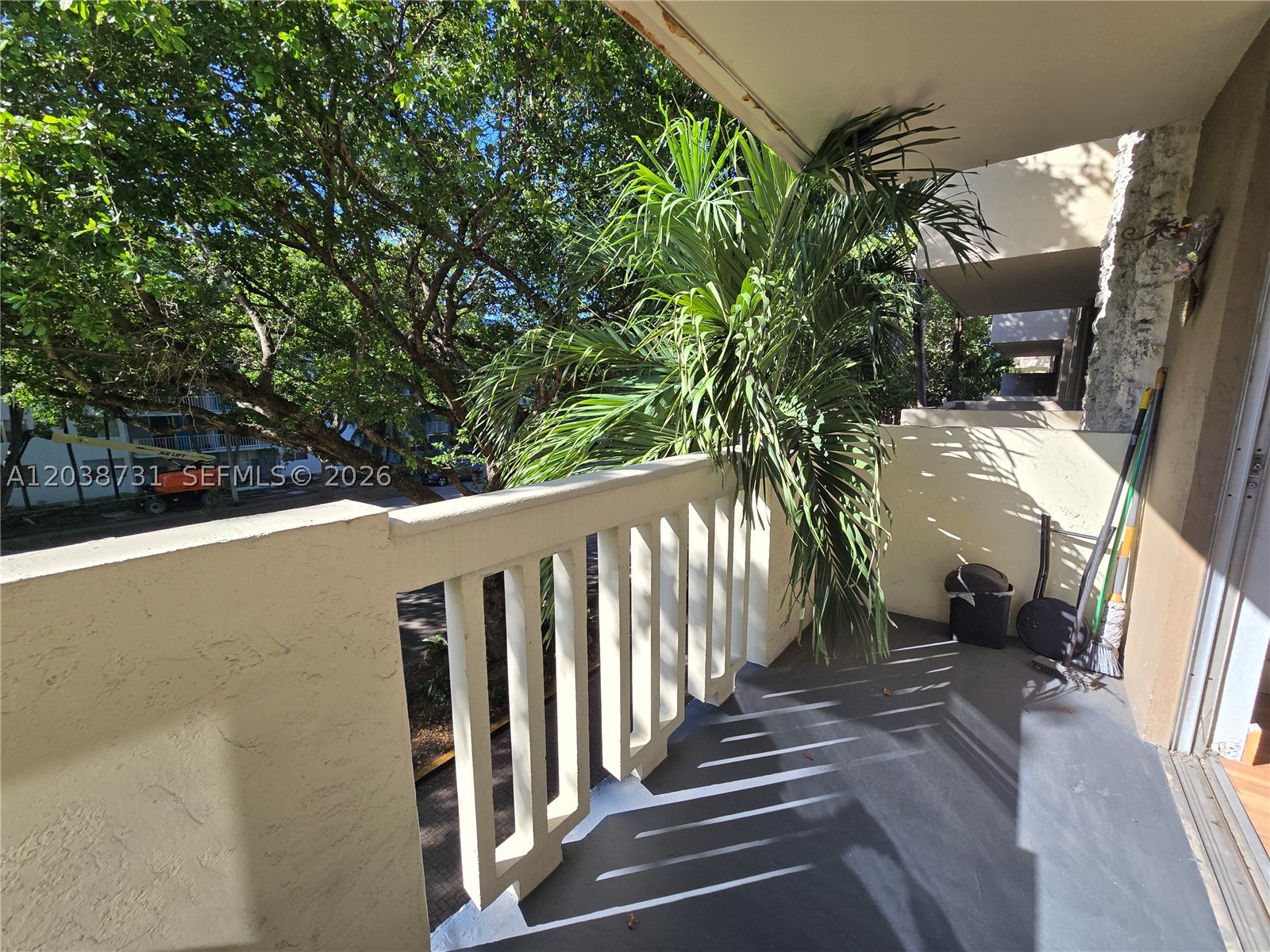 BAYVIEW PALMS CONDO - Residential Lease