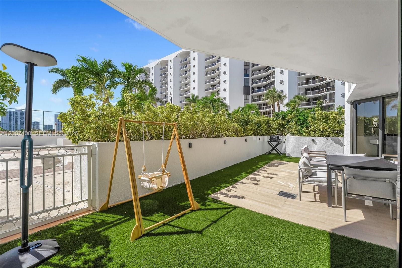 HARBORSIDE AT THE WATERWA - Residential