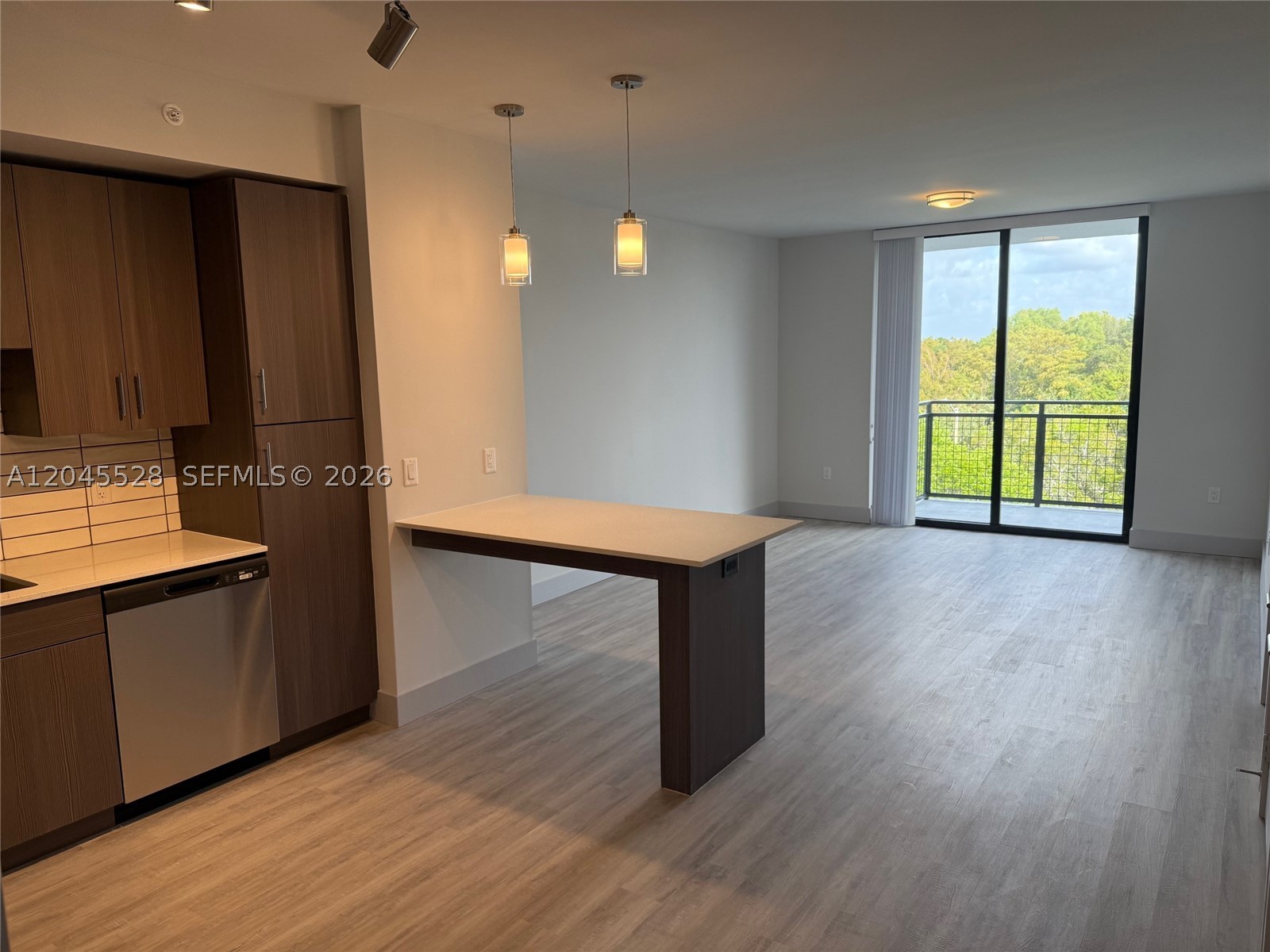 RAMBLEWOOD SOUTH - Residential Lease