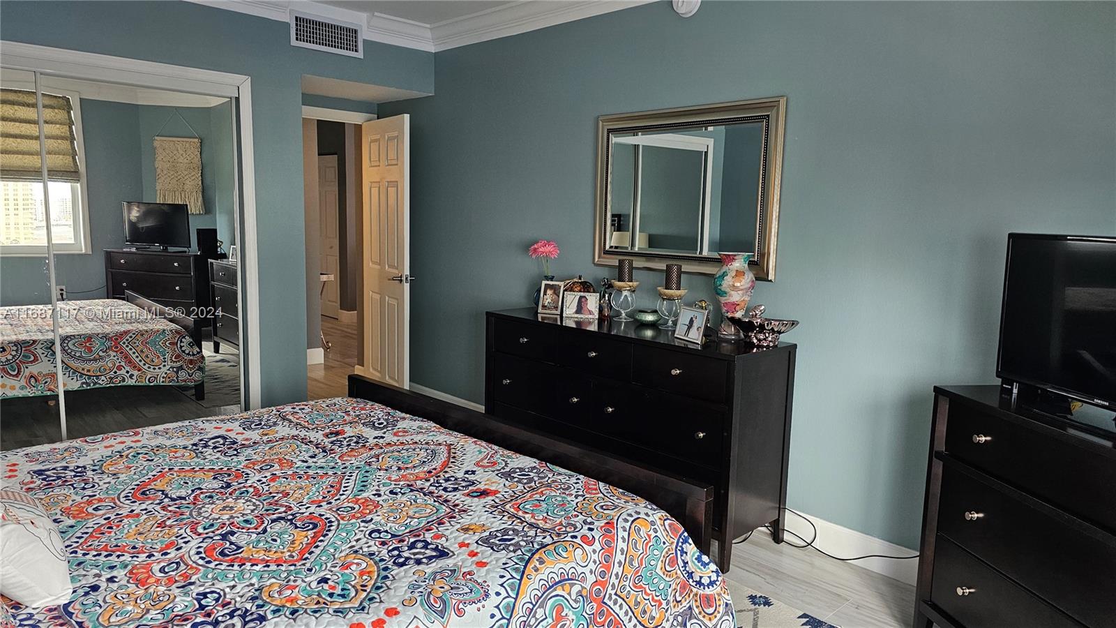HEMISPHERES CONDO - Residential Lease