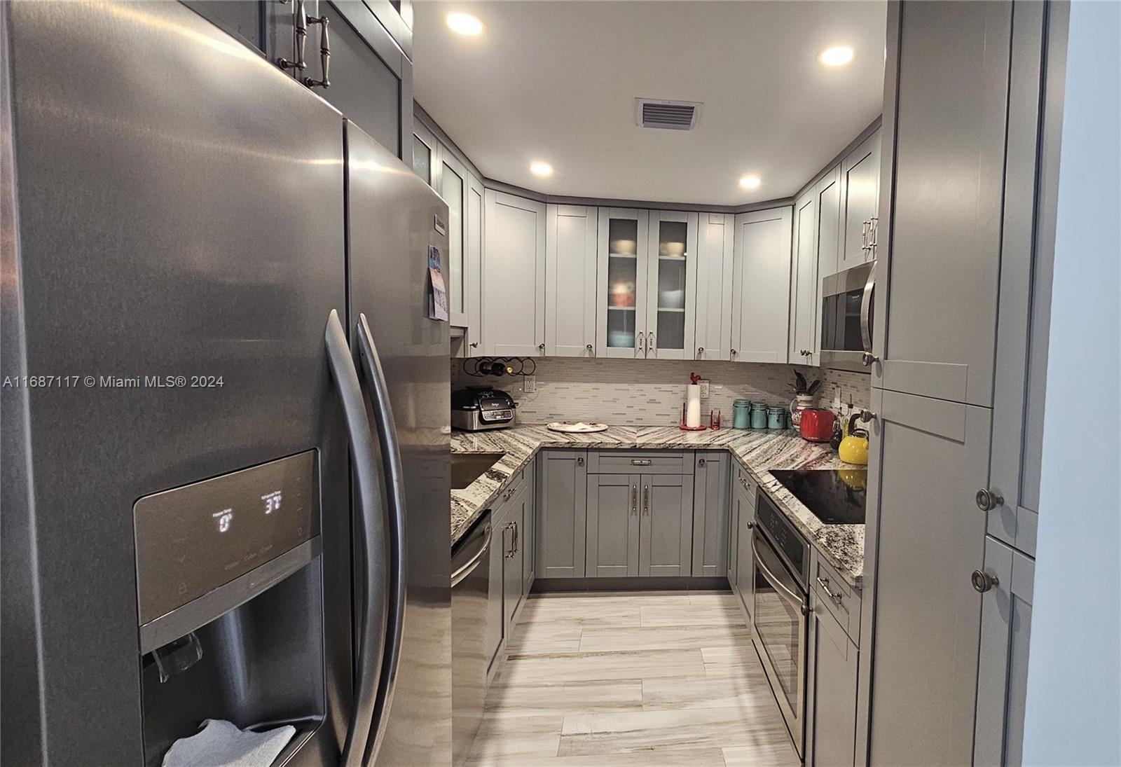 HEMISPHERES CONDO - Residential Lease