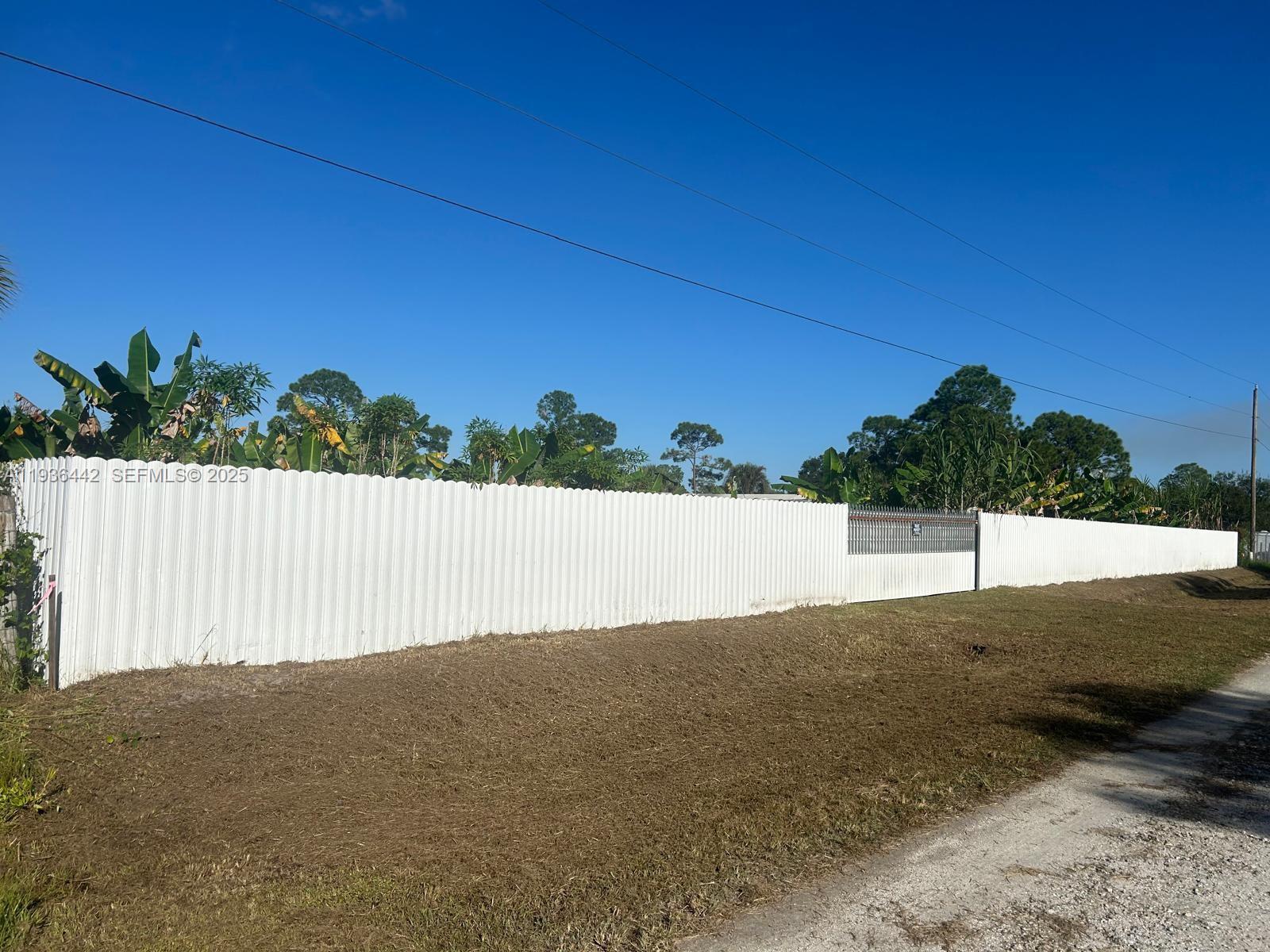 MONTURA SOUTH HALF(100804) - Land