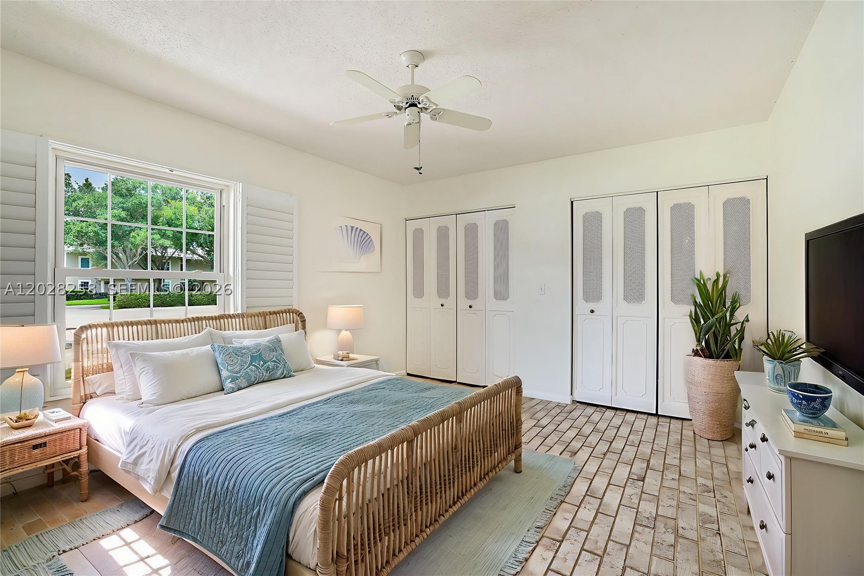 RIVERBEND CONDO - Residential