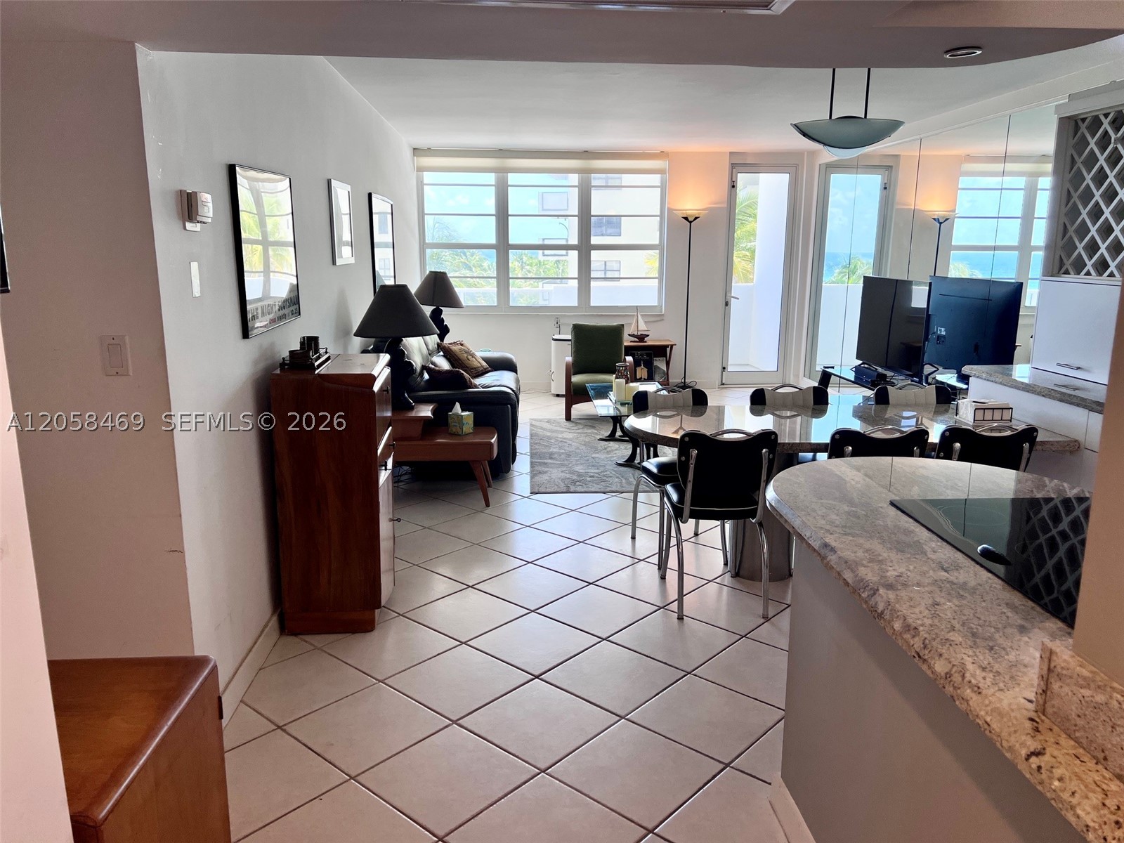 THE DECOPLAGE CONDO - Residential