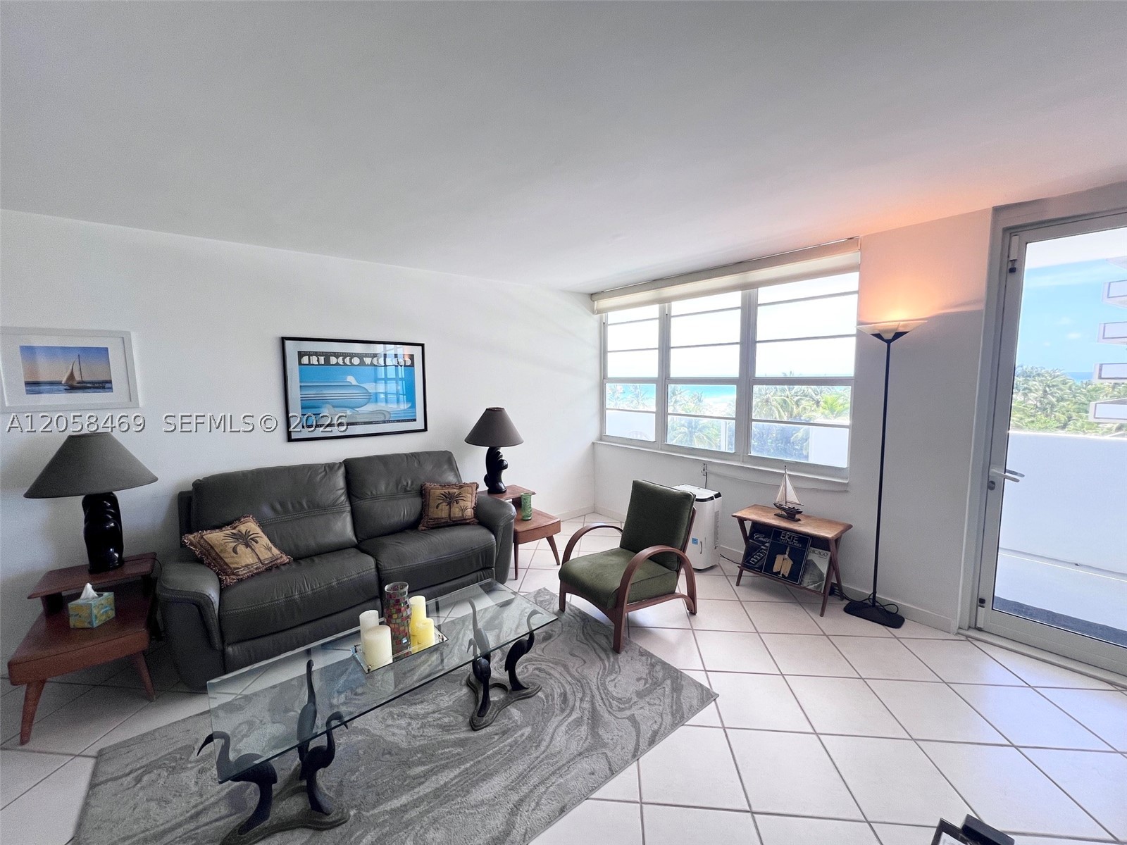 THE DECOPLAGE CONDO - Residential