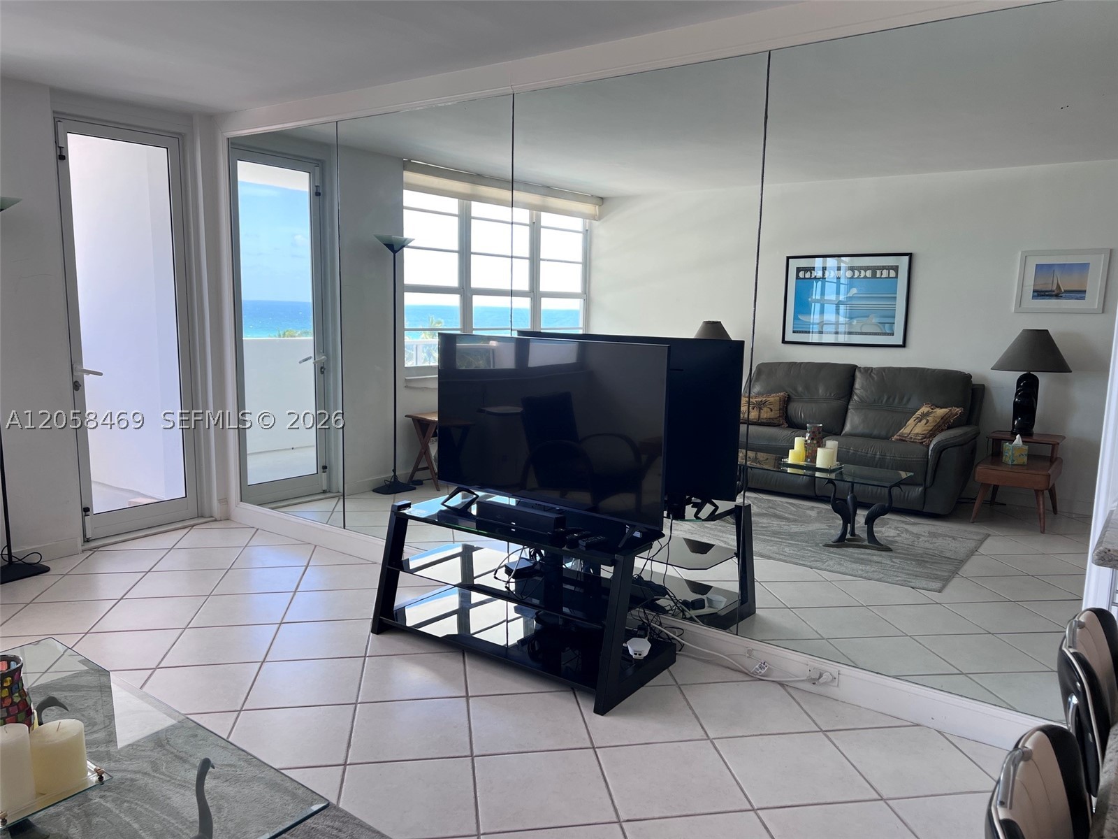 THE DECOPLAGE CONDO - Residential