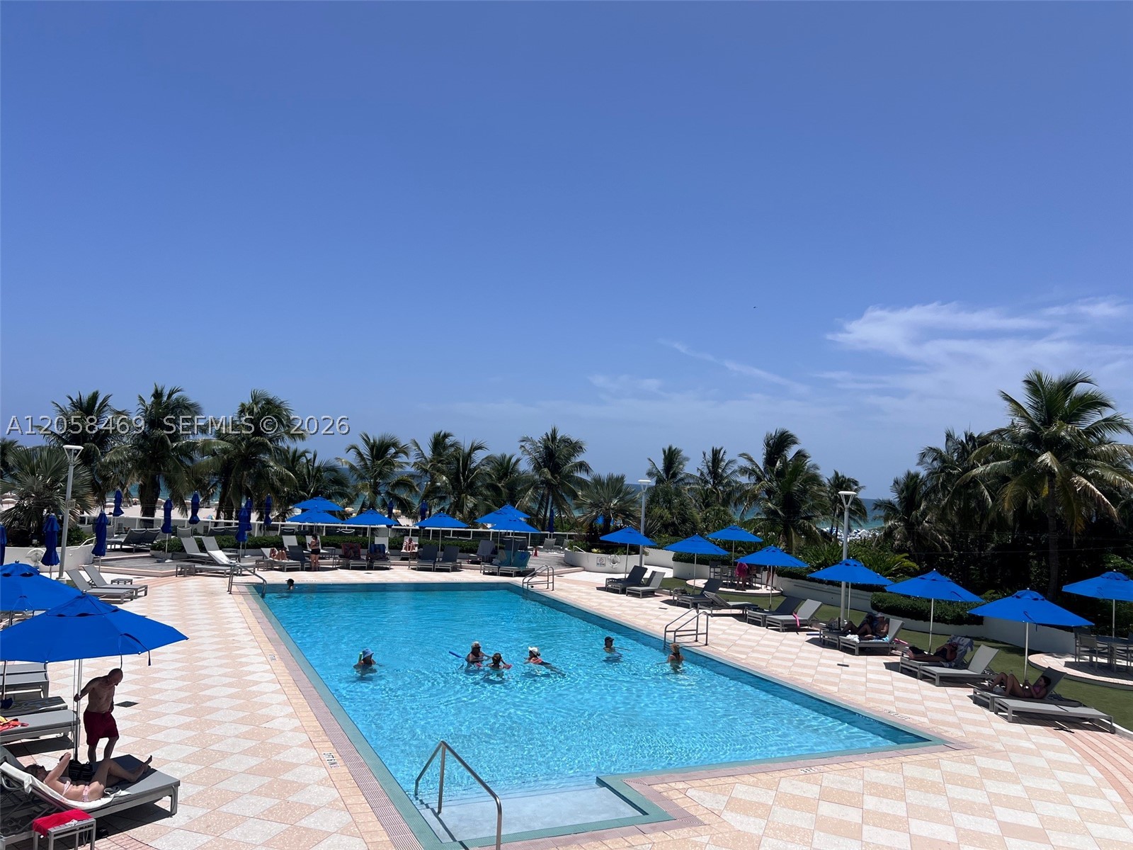 THE DECOPLAGE CONDO - Residential
