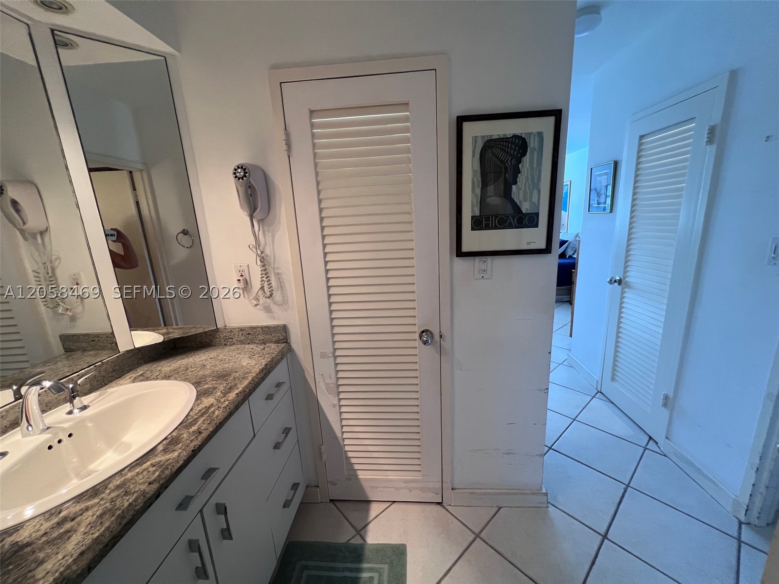 THE DECOPLAGE CONDO - Residential