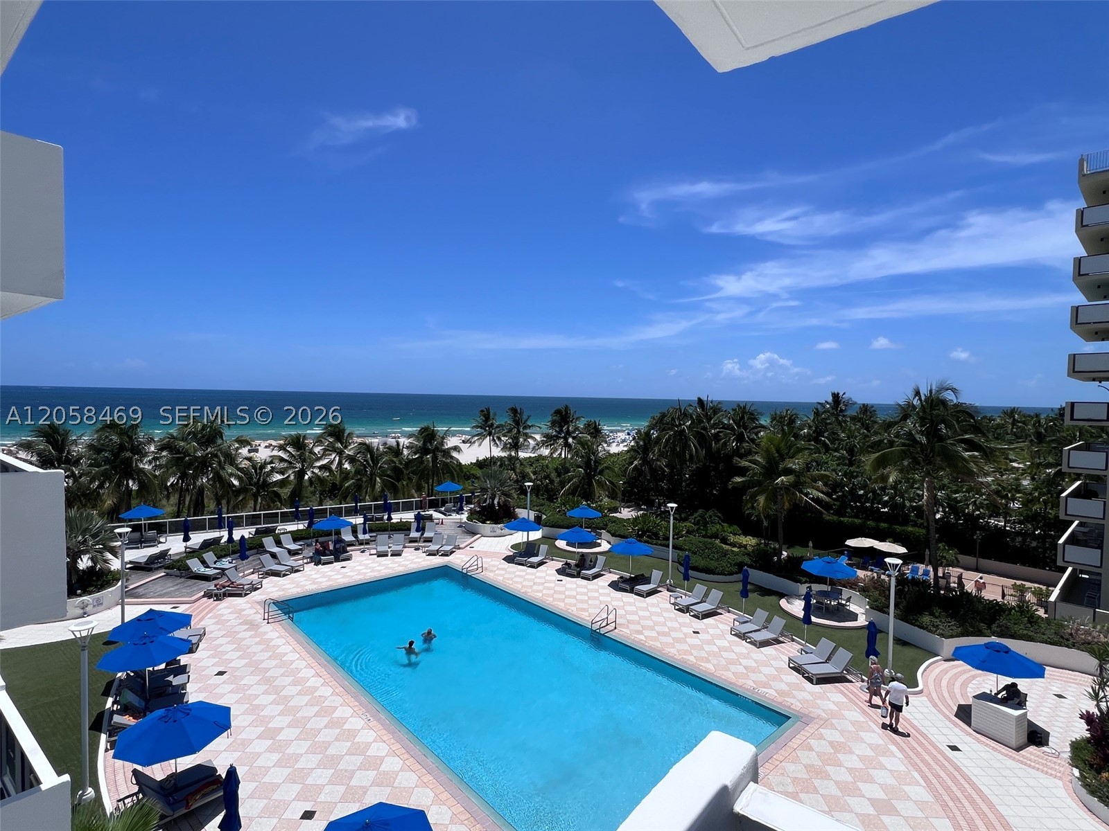 THE DECOPLAGE CONDO - Residential