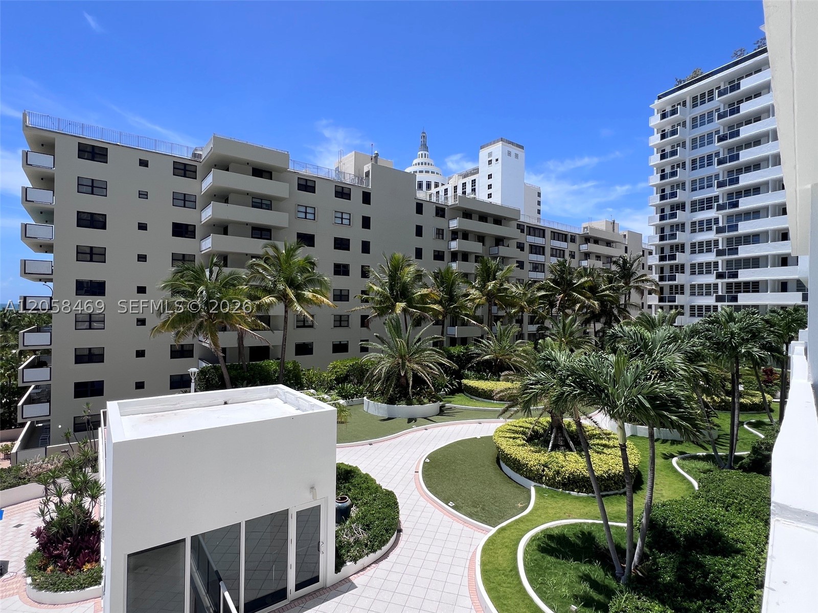 THE DECOPLAGE CONDO - Residential