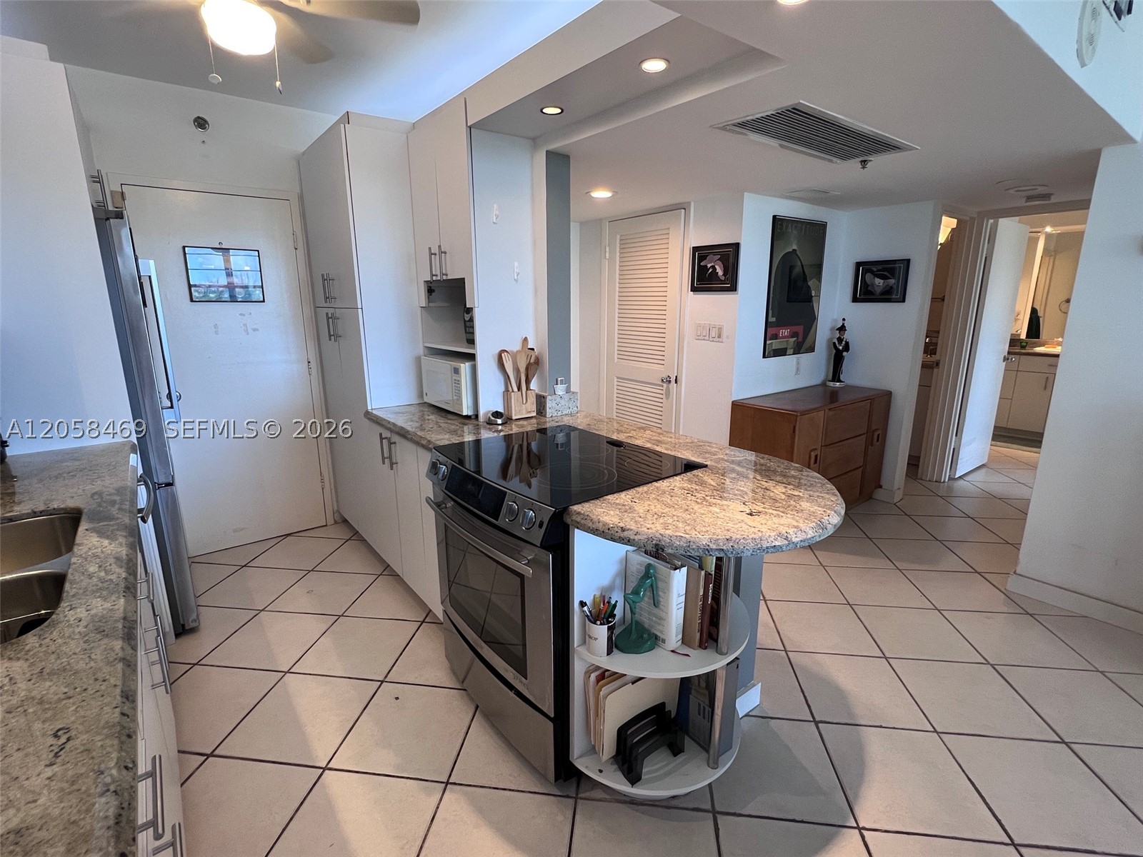 THE DECOPLAGE CONDO - Residential