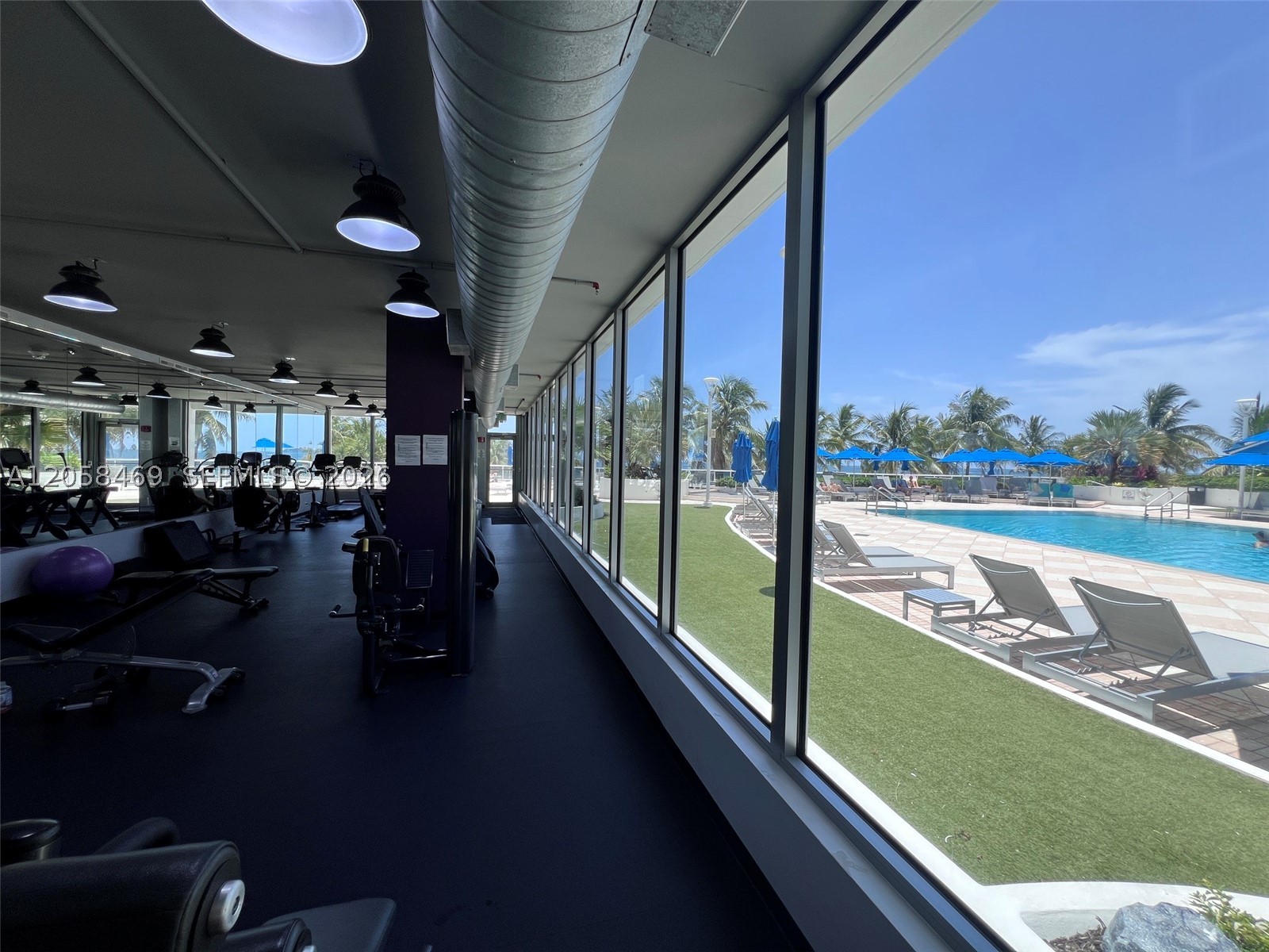 THE DECOPLAGE CONDO - Residential