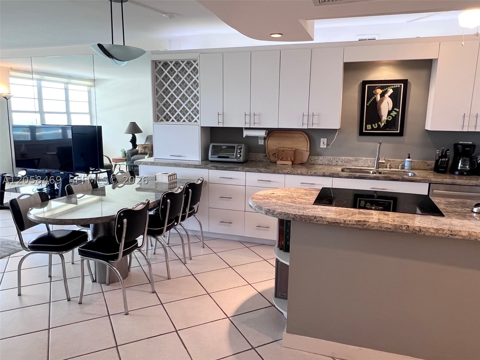 THE DECOPLAGE CONDO - Residential
