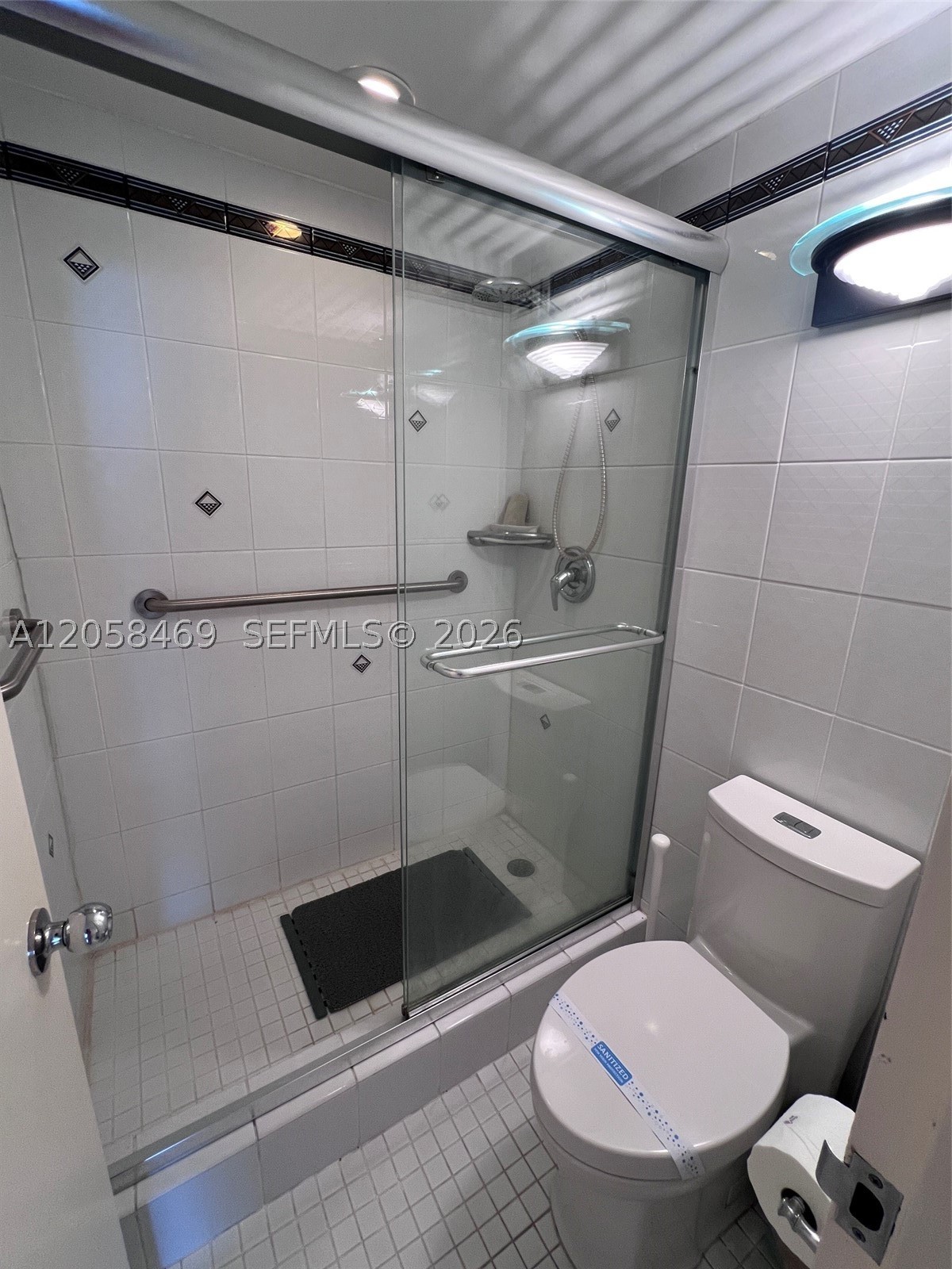 THE DECOPLAGE CONDO - Residential