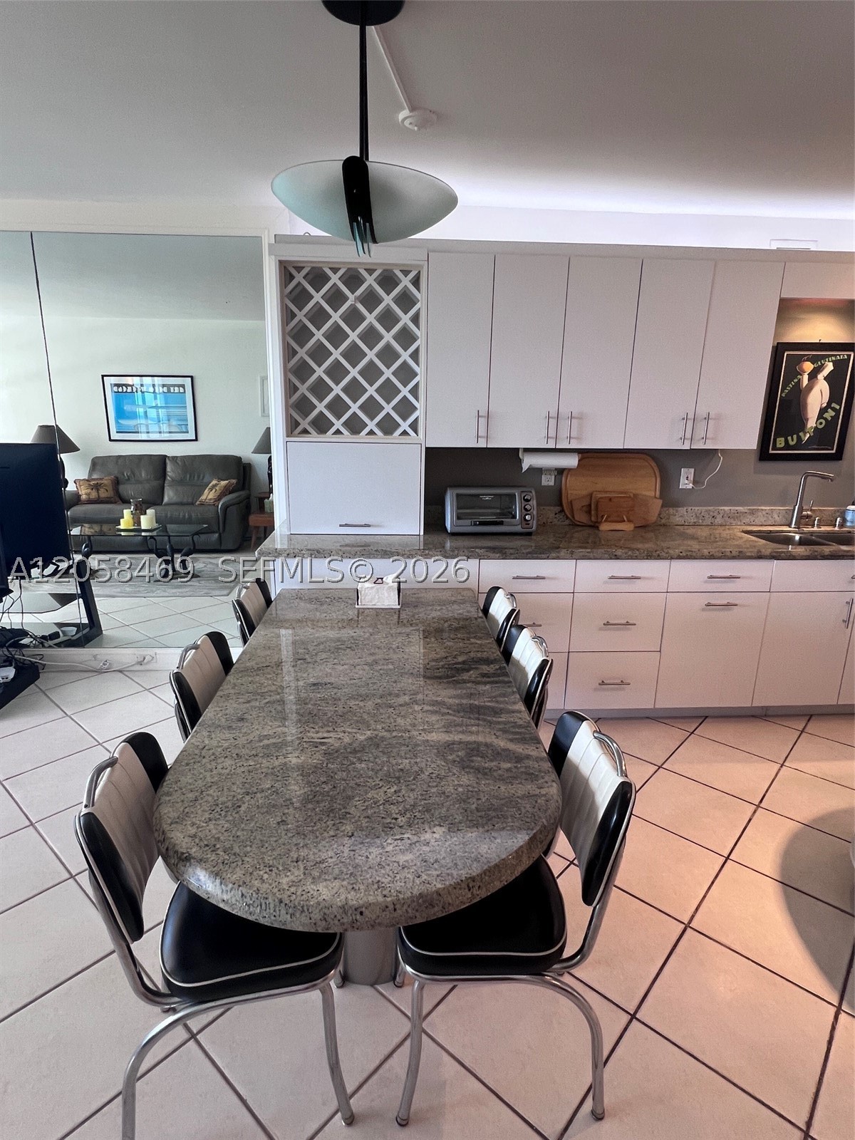 THE DECOPLAGE CONDO - Residential