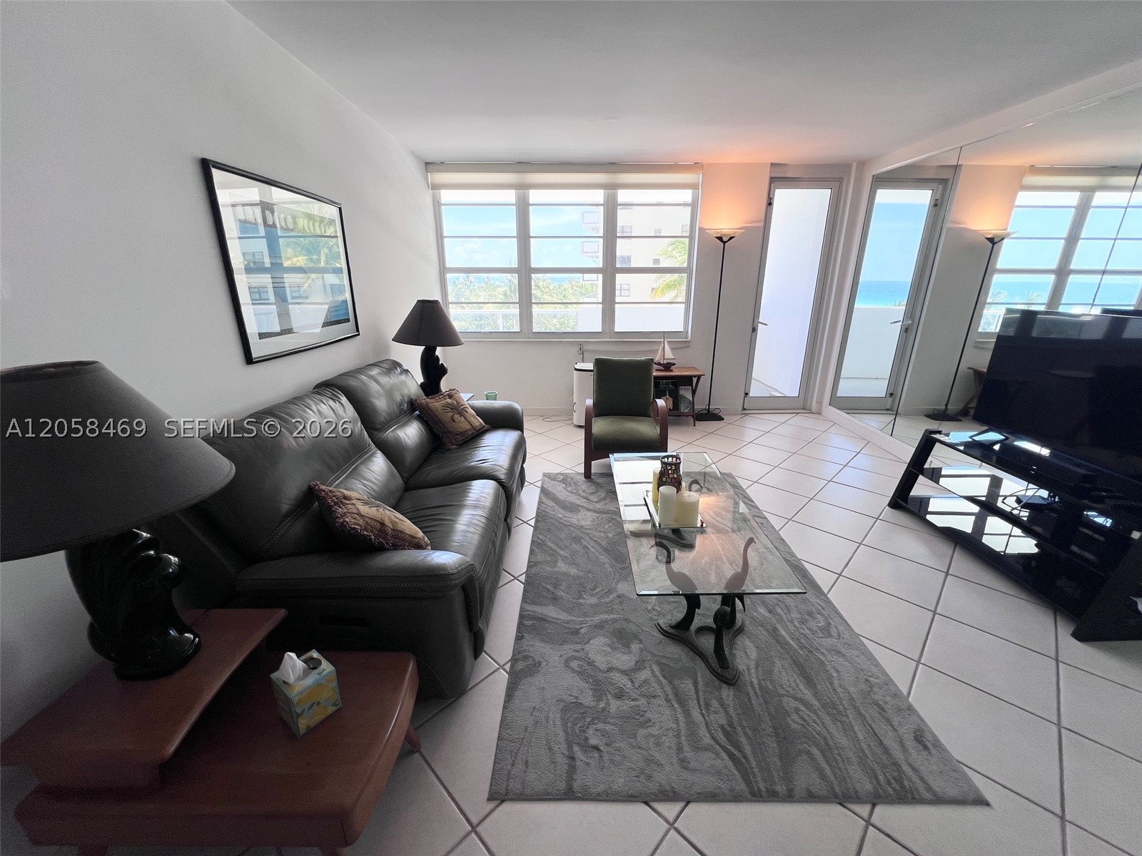 THE DECOPLAGE CONDO - Residential