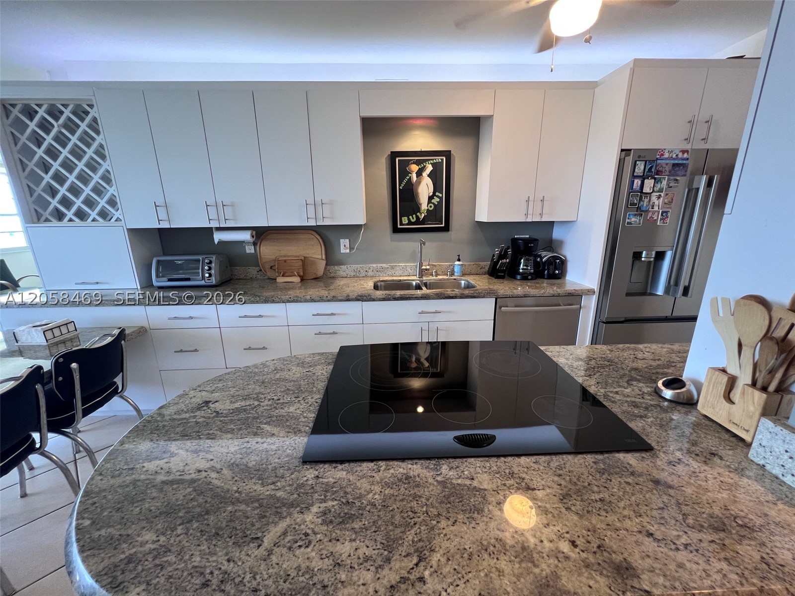 THE DECOPLAGE CONDO - Residential