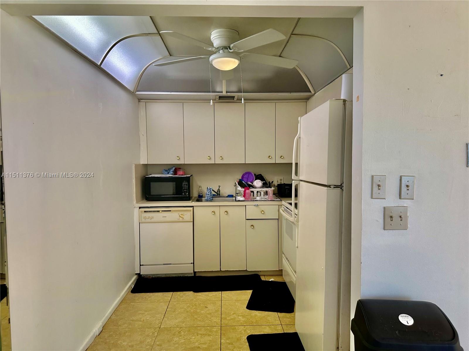 KINGSLEY AT CENTURY VILLA - Residential Lease