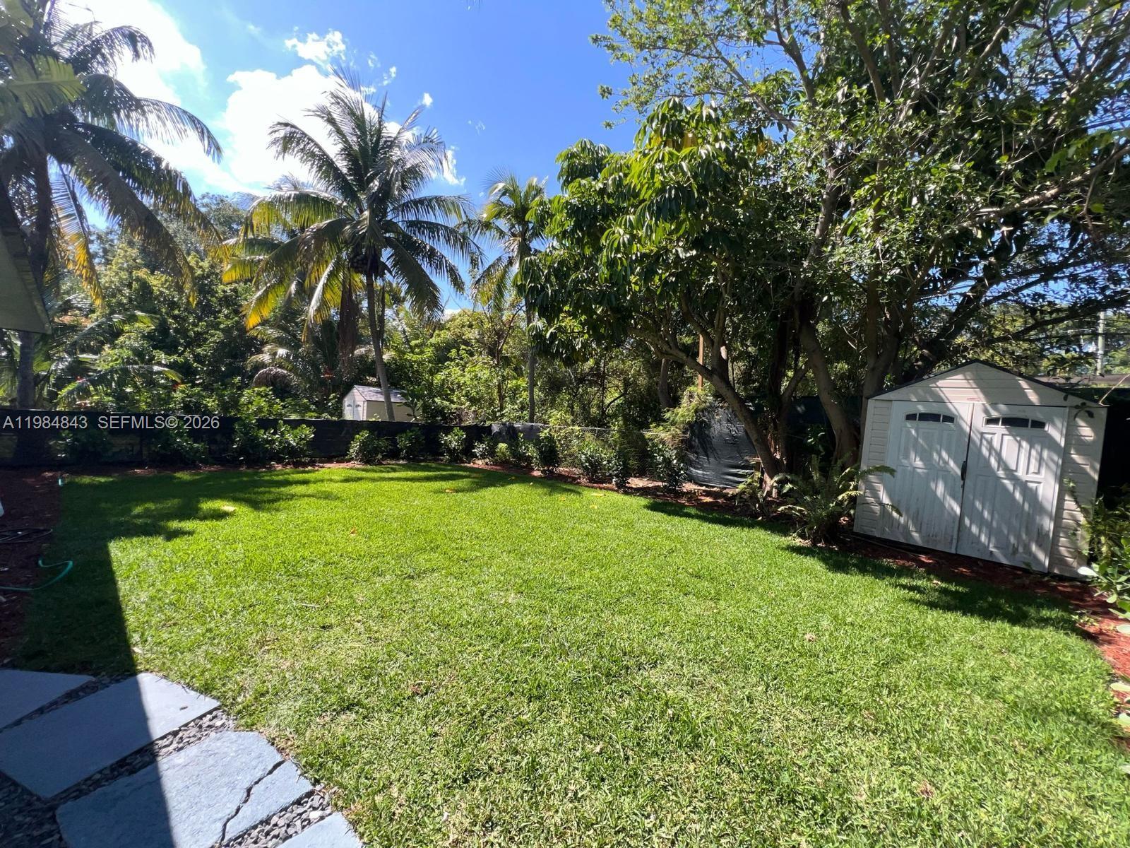 LA PALOMA - Residential Income