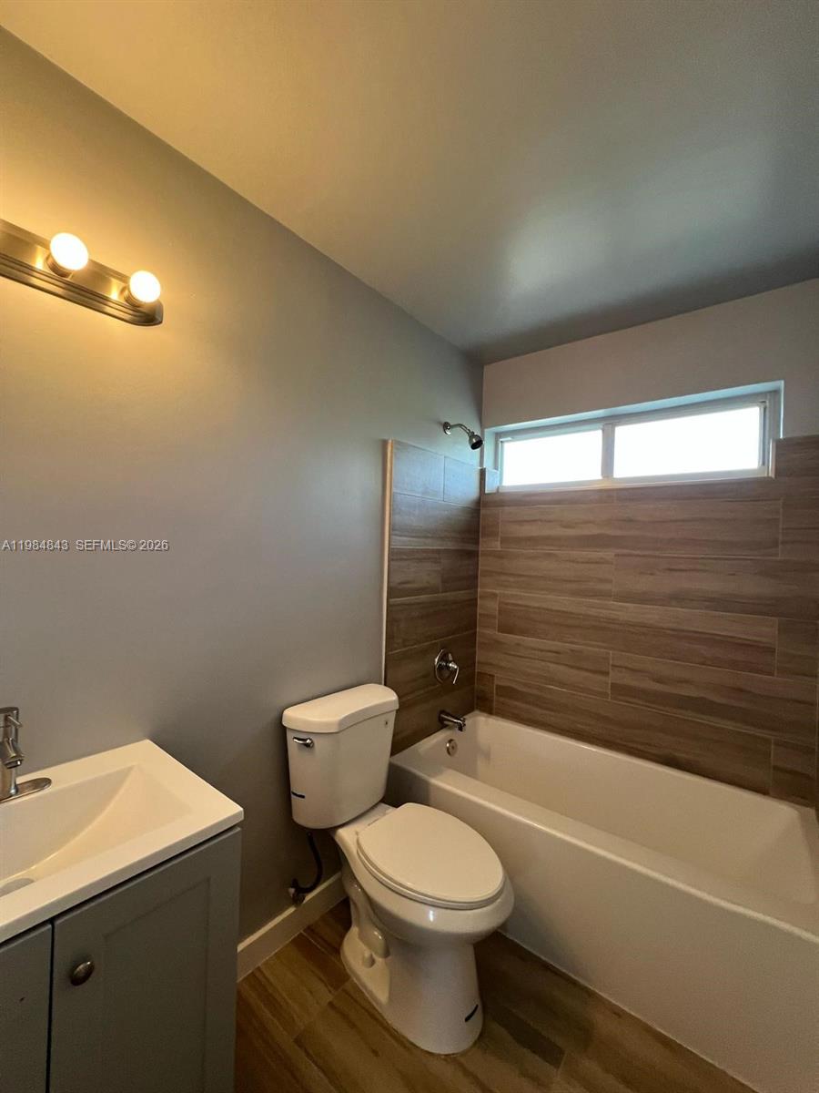 LA PALOMA - Residential Income