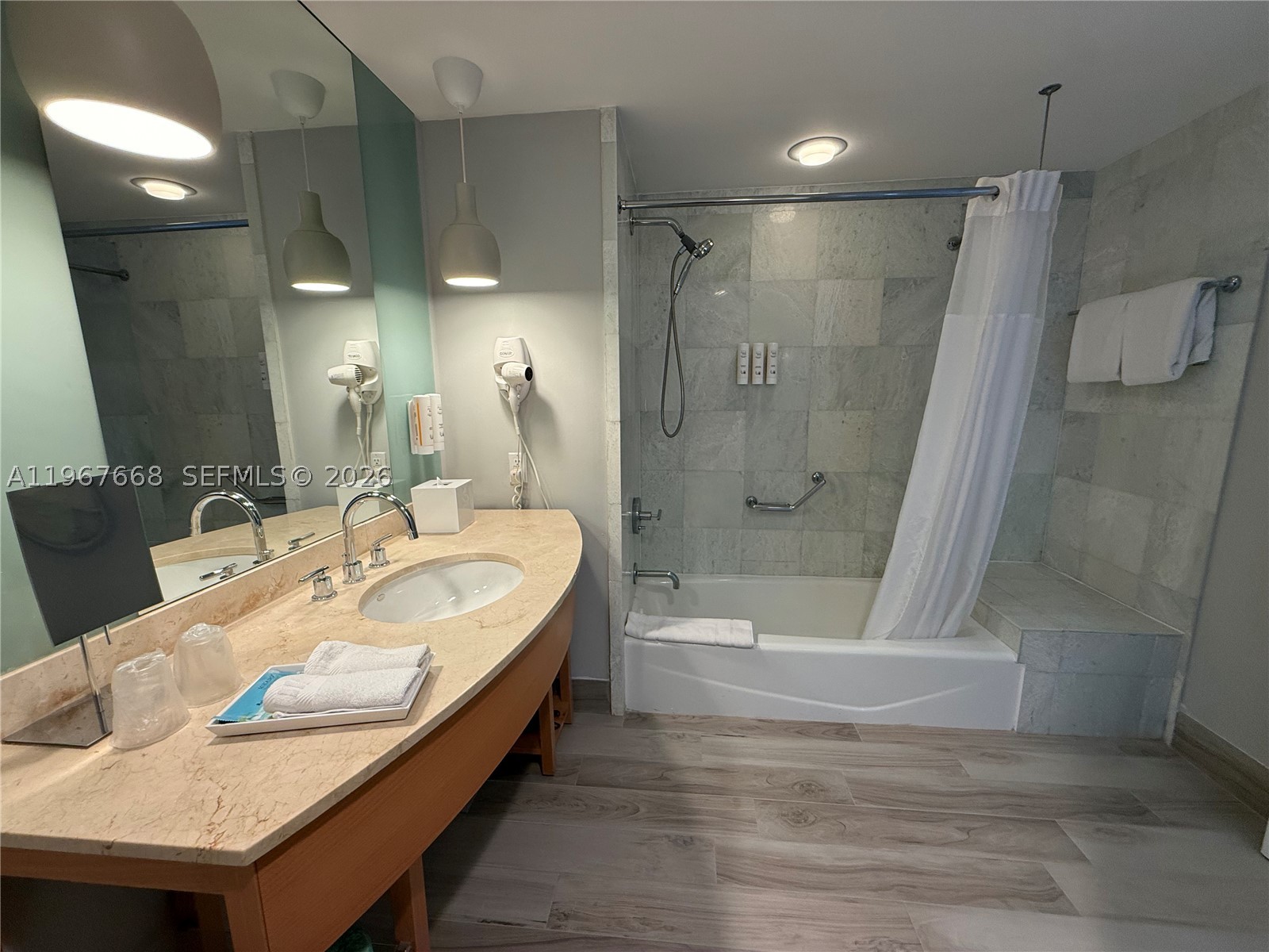 M RESORT RESIDENCES CONDO - Residential