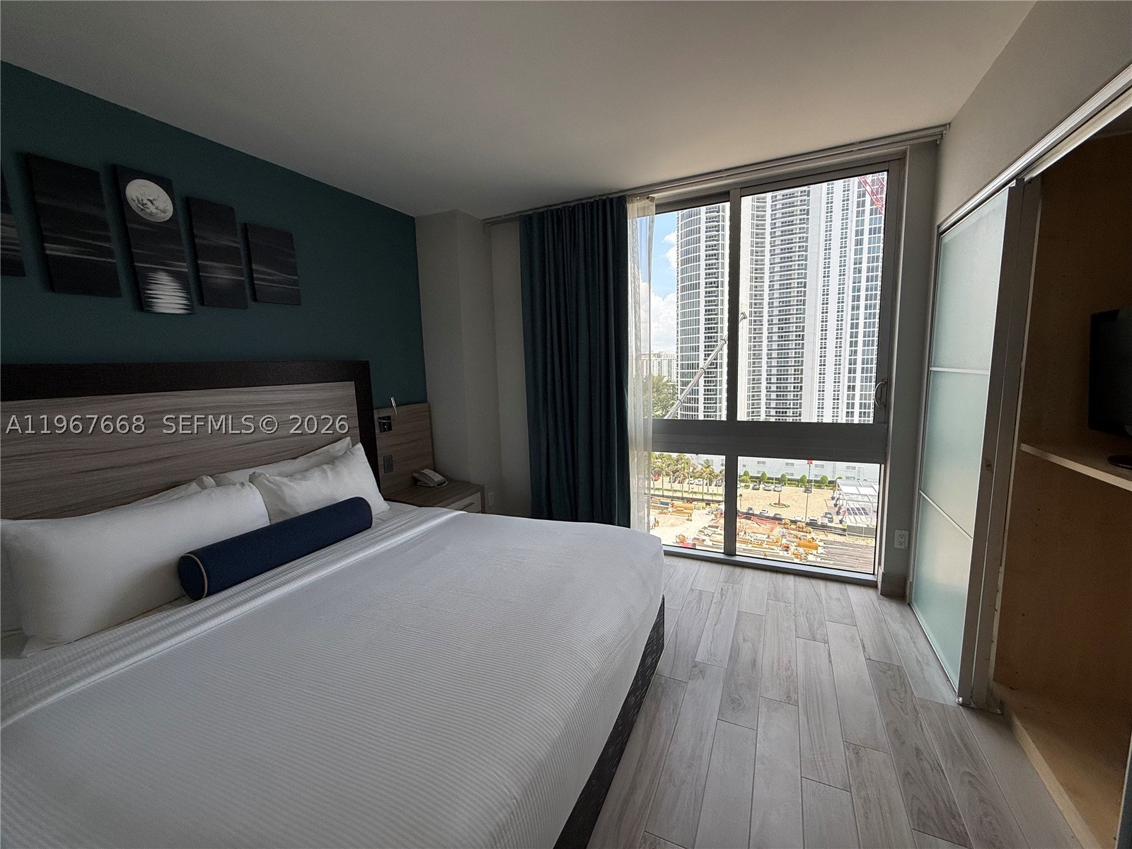 M RESORT RESIDENCES CONDO - Residential