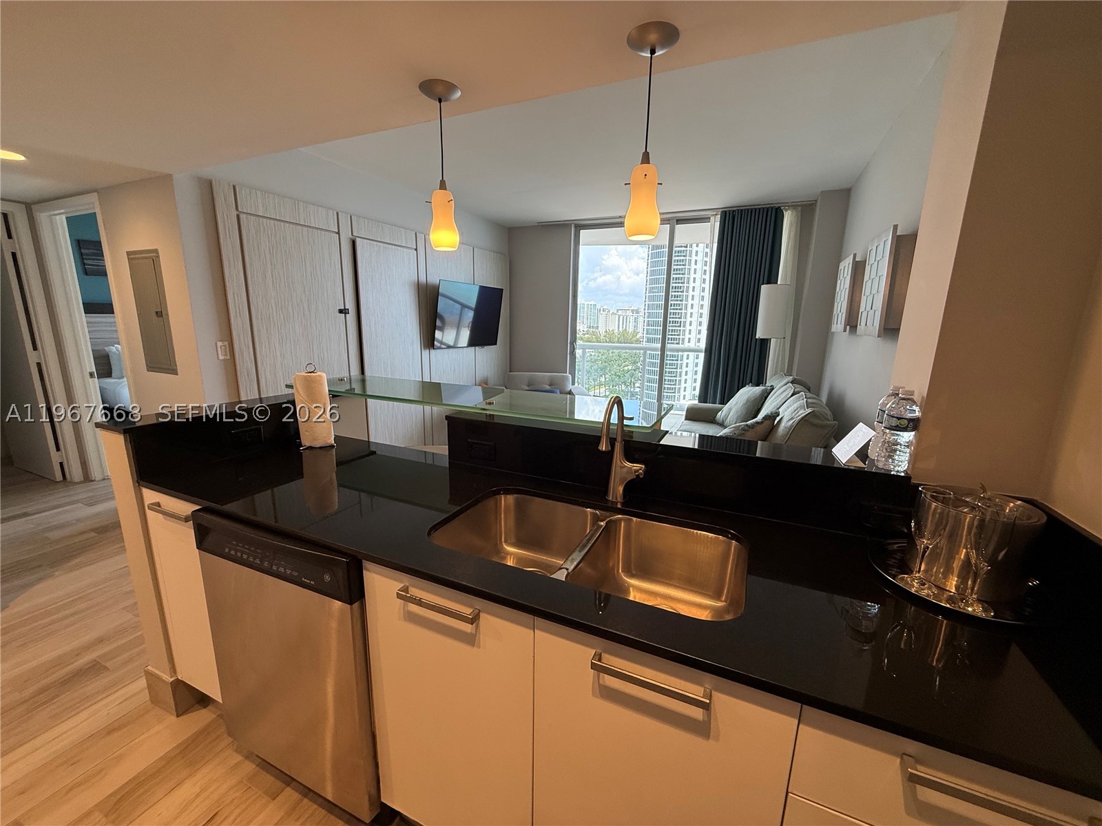 M RESORT RESIDENCES CONDO - Residential