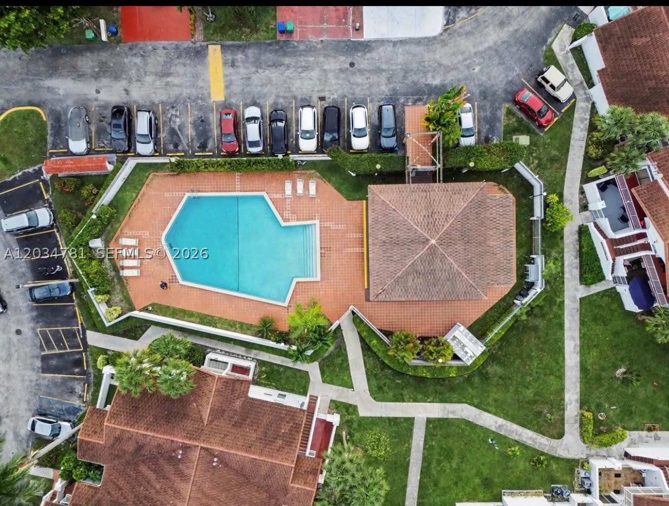 POINT LAKE CONDO VII - Residential