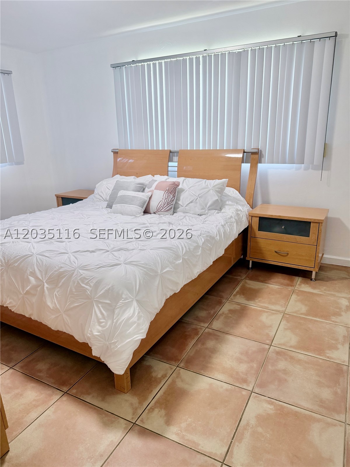 POMPANO ISLES - Residential