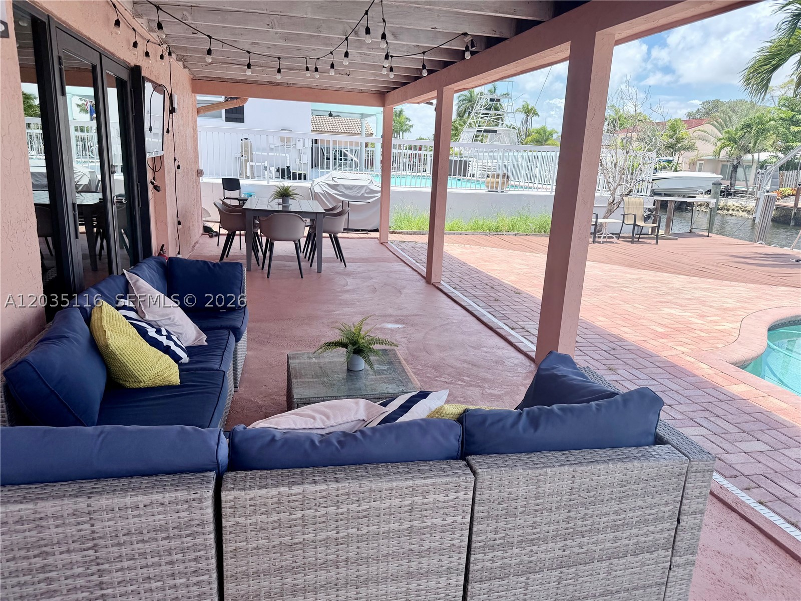 POMPANO ISLES - Residential
