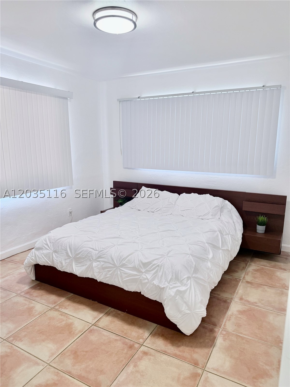 POMPANO ISLES - Residential
