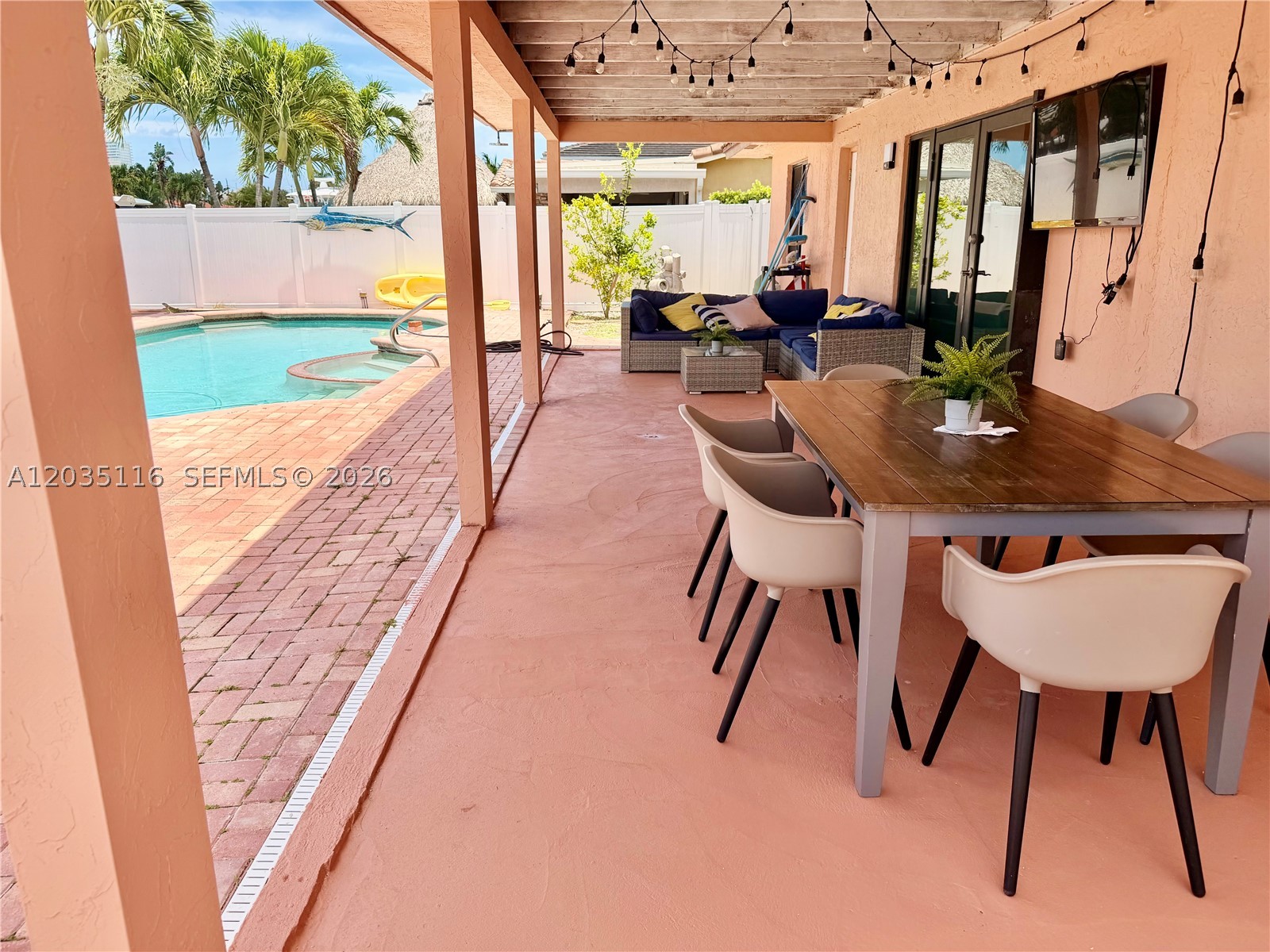 POMPANO ISLES - Residential