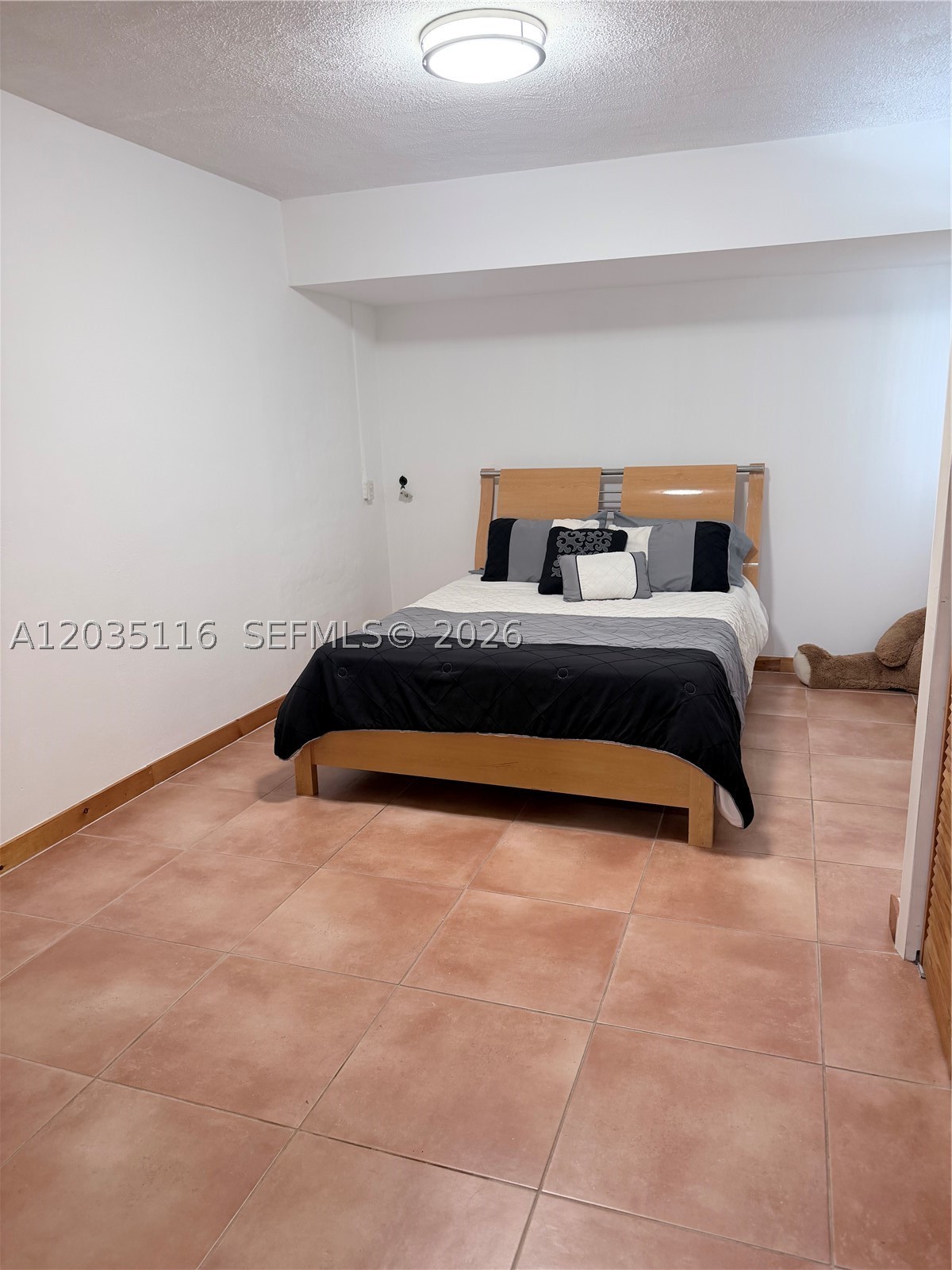 POMPANO ISLES - Residential