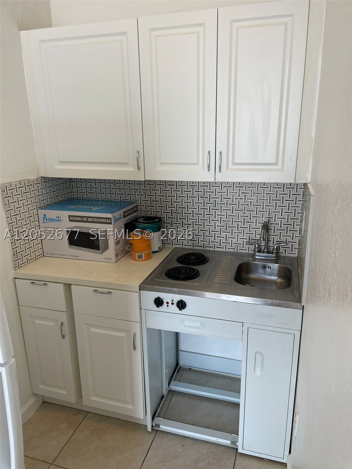 A H AT TURNPIKE SOUTH SEC - Residential Lease